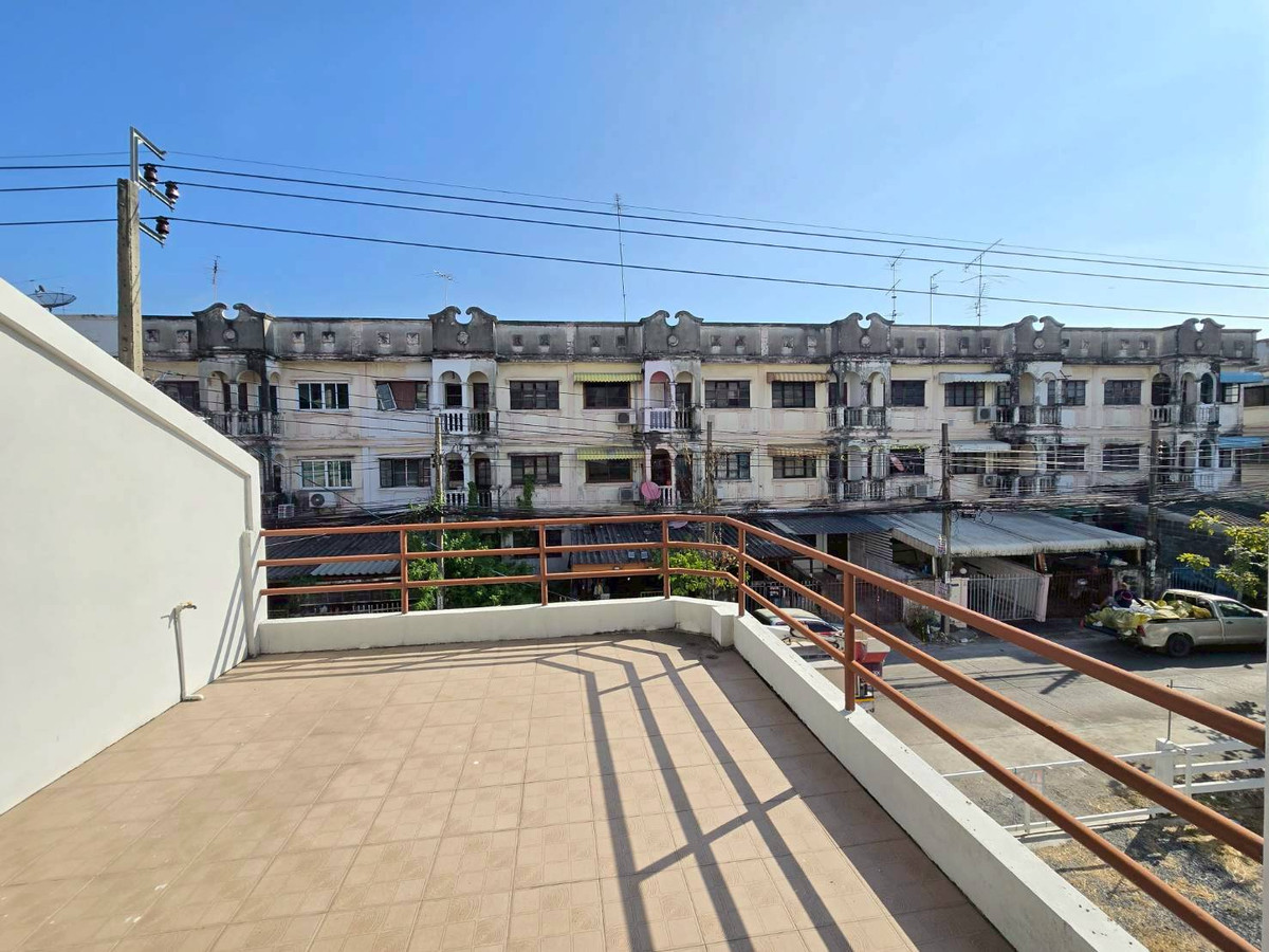 ขายทาวน์โฮมมีนบุรี-ร่มเกล้า : ขายทาวน์โฮม 4 ชั้น รีโนเวทใหม่ ใกล้รถไฟฟ้า สายสีชมพู มีนบุรี (N.1966)