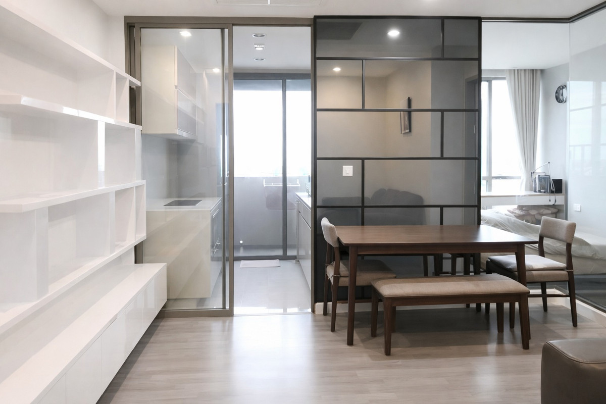 ให้เช่าคอนโดสยาม จุฬา สามย่าน : Rare Item! ชั้นสูง วิวโล่ง ห้องสวย 45 ตร.ม. ที่ The Room พระราม 4 พร้อมเข้าอยู่ ก.พ. 69