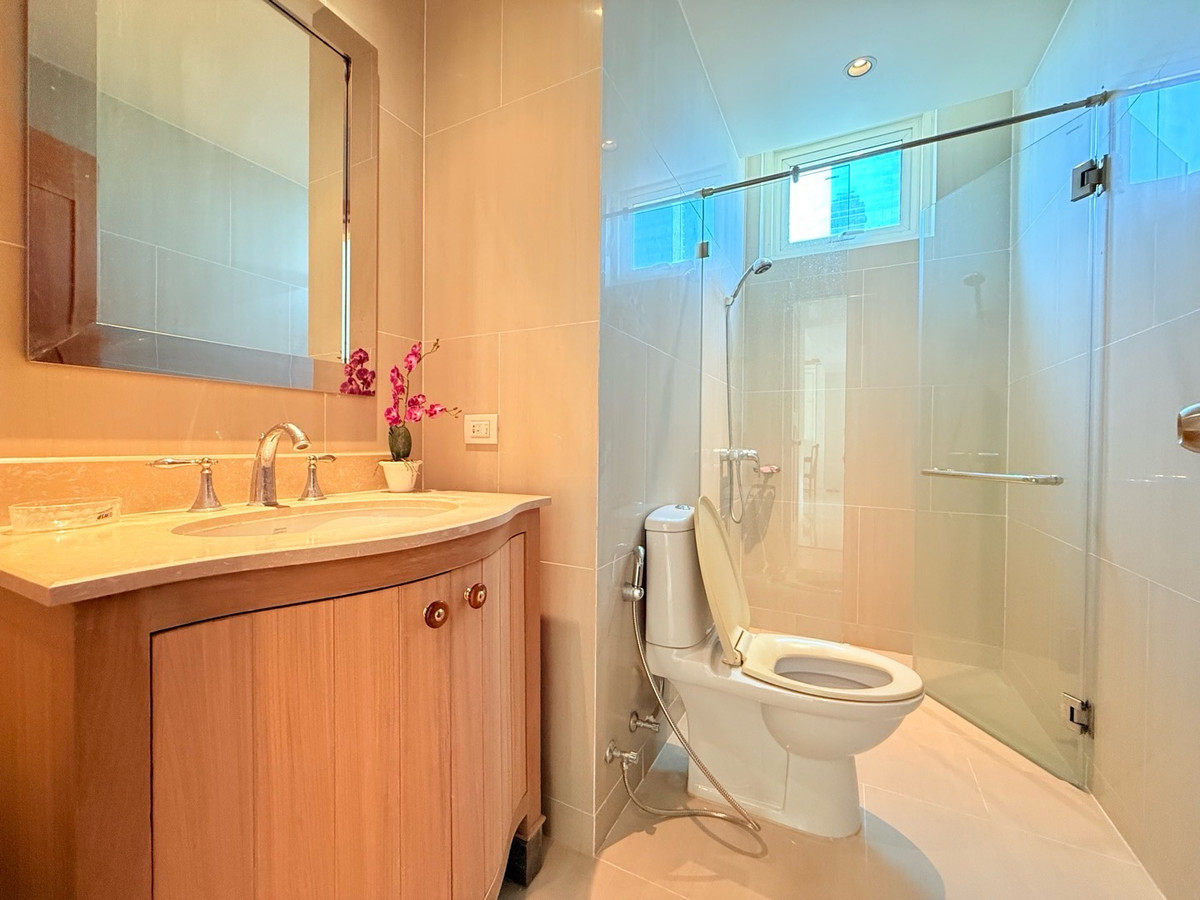 CondoSathorn, Narathiwat : For Rent & Sale The Empire Place 2 Bed 114 Sqm BTS Chongnonsi 