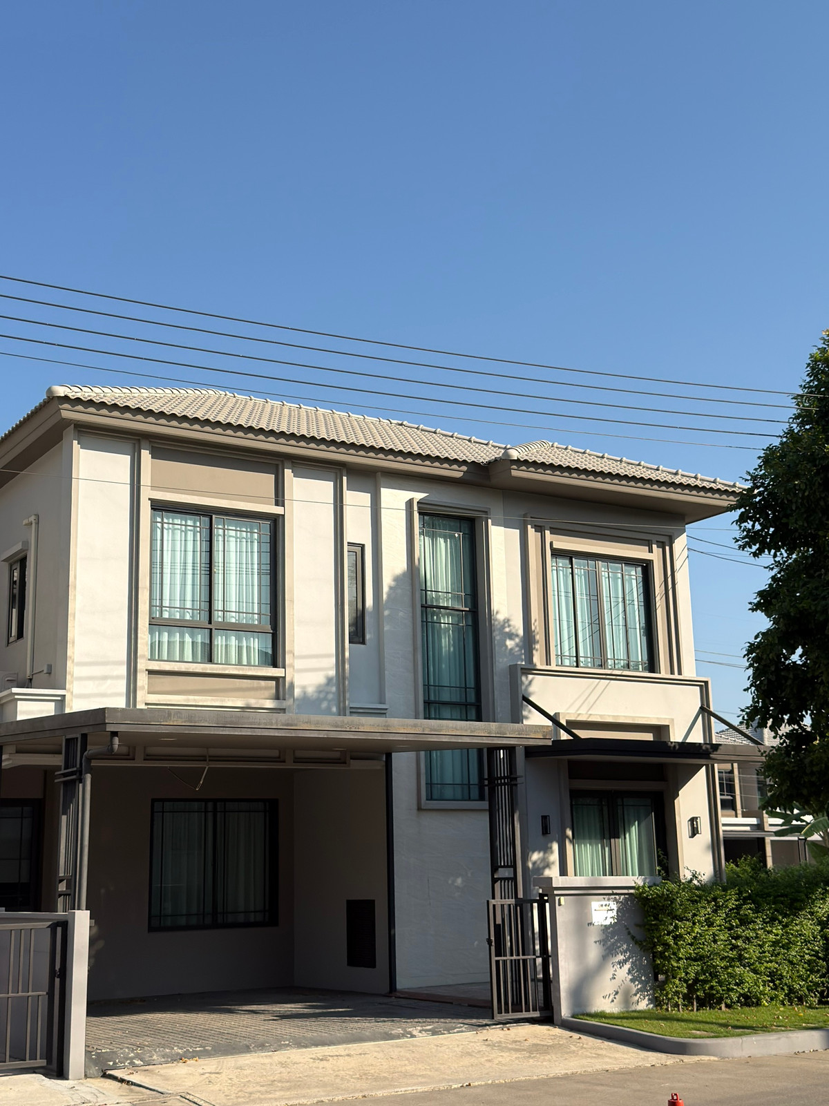 ขายทาวน์โฮมปทุมธานี รังสิต ธรรมศาสตร์ : ขาย  บ้านแฝด 2 ชั้น  Grande Pleno Phahol - Vibhavadi