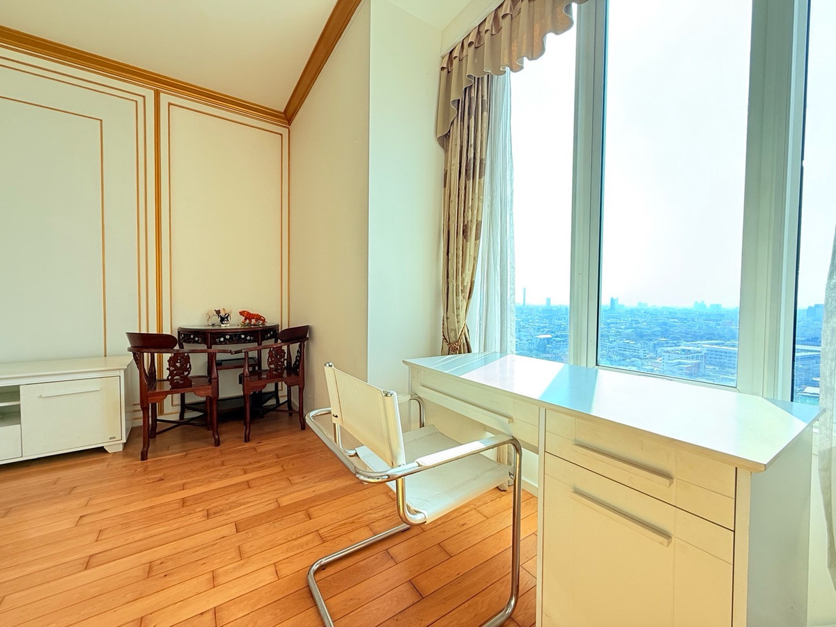 CondoSathorn, Narathiwat : For Rent & Sale The Empire Place 2 Bed 114 Sqm BTS Chongnonsi 