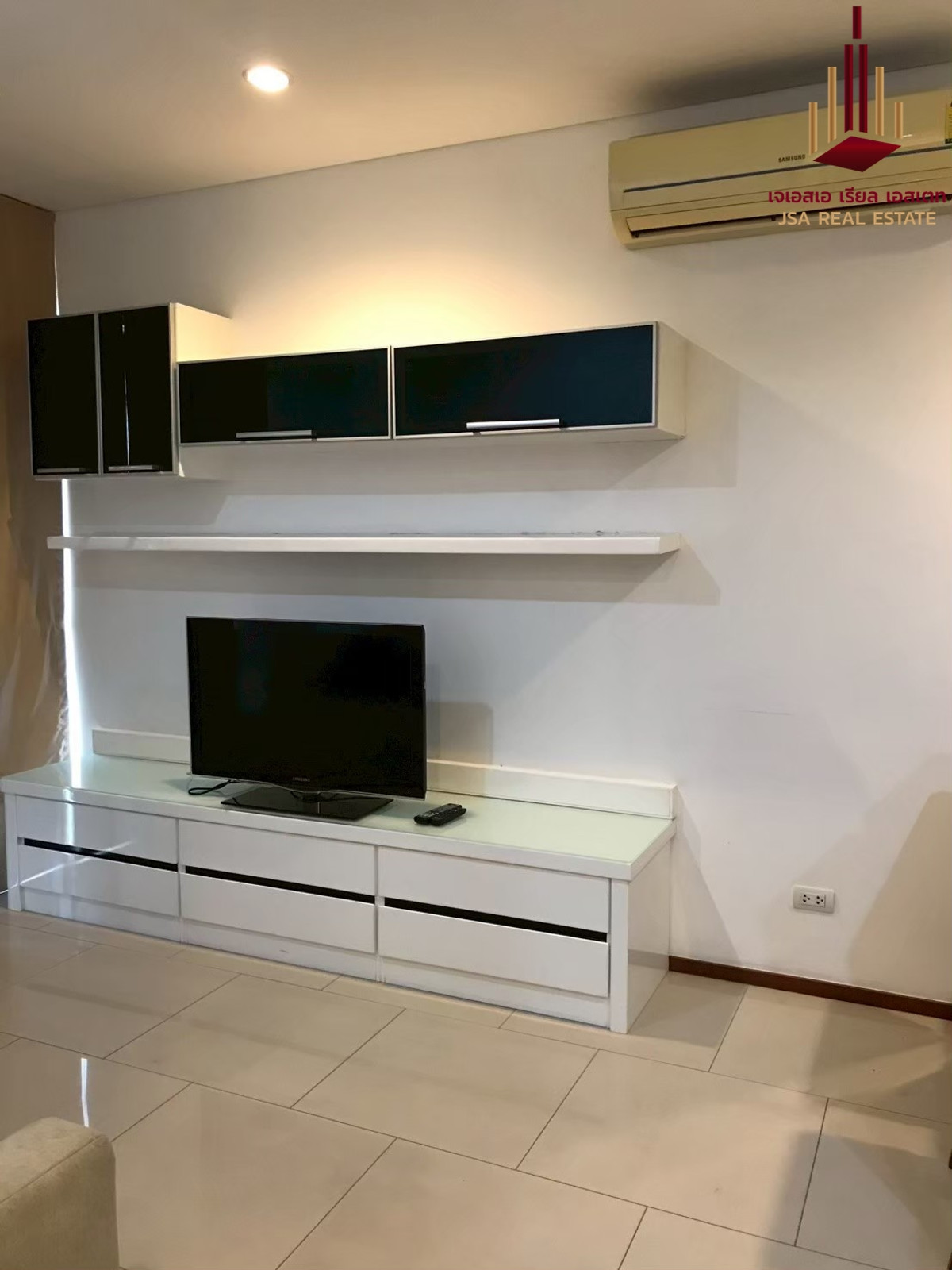 For RentCondoWongwianyai, Charoennakor : ✨ For Rent: Villa Sathorn Condo ✨ 💰 Only 20,000 THB/month