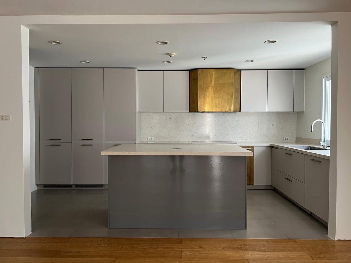 CondoSathorn, Narathiwat : Sathorn Park Place Large 4-Bedroom Condo for Sale or Rent Near BTS in Sathorn CBD