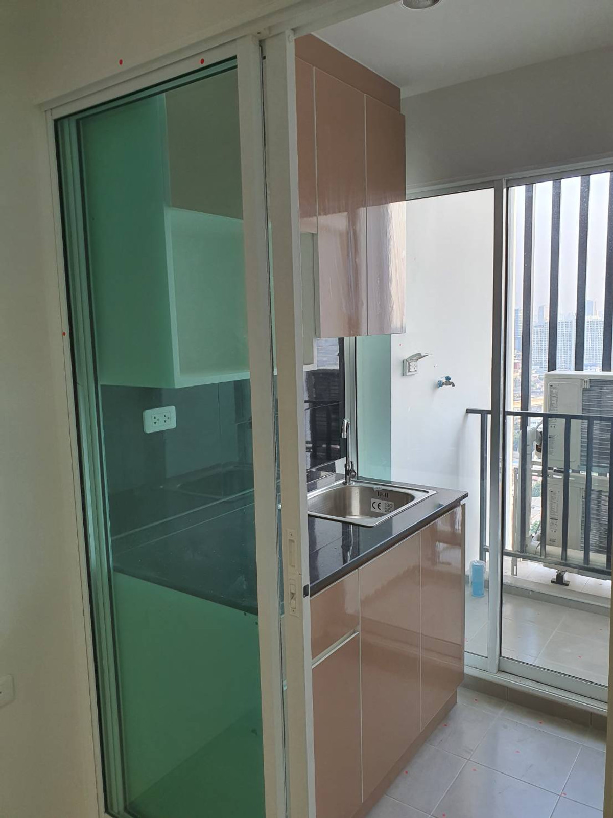 ขายคอนโดบางซื่อ วงศ์สว่าง เตาปูน : ขายคอนโดรีเจ้นท์บางซ่อน เฟส 28 ตึก A ชั้น 25 วิวโล่ง ทิศใต้  ราคาขาย 1.50 ล้านบาท