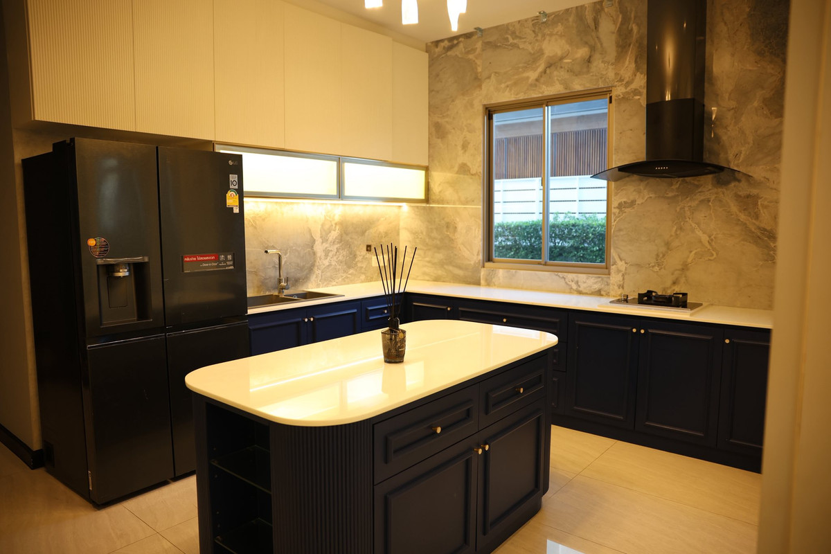 บ้านลาดกระบัง สุวรรณภูมิ : Perfect Masterpiece Sukhumvit 77 บ้านเดี่ยวหรู 5 ห้องนอน พร้อมฟังก์ชันครบ Please call: 062-496-6454