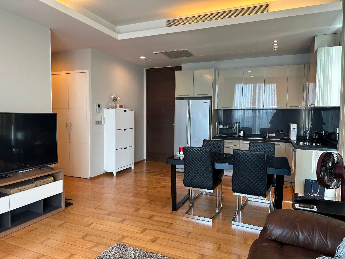 ให้เช่าคอนโดสุขุมวิท อโศก ทองหล่อ : 2 ห้องนอน ที่  Quattro By Sansiri , Contact 062-496-6454