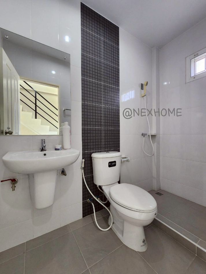 For RentShop HouseNonthaburi, Bang Yai, Bangbuathong : Commercial building for rent in Vision Smart Life project, 18 sq.wa, near Bang Phlu Rattanathibet BTS station.