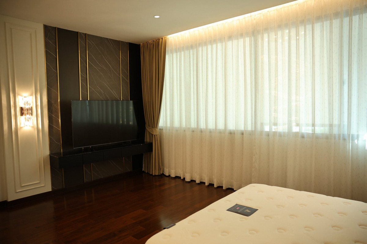 บ้านลาดกระบัง สุวรรณภูมิ : Perfect Masterpiece Sukhumvit 77 บ้านเดี่ยวหรู 5 ห้องนอน พร้อมฟังก์ชันครบ Please call: 062-496-6454