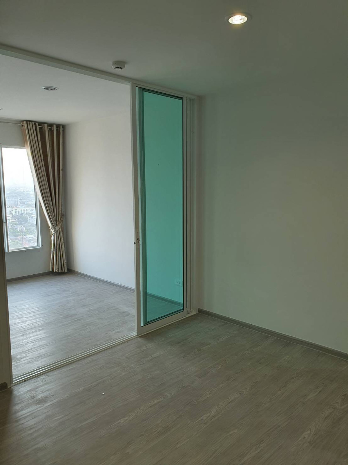 ขายคอนโดบางซื่อ วงศ์สว่าง เตาปูน : ขายคอนโดรีเจ้นท์บางซ่อน เฟส 28 ตึก A ชั้น 25 วิวโล่ง ทิศใต้  ราคาขาย 1.50 ล้านบาท