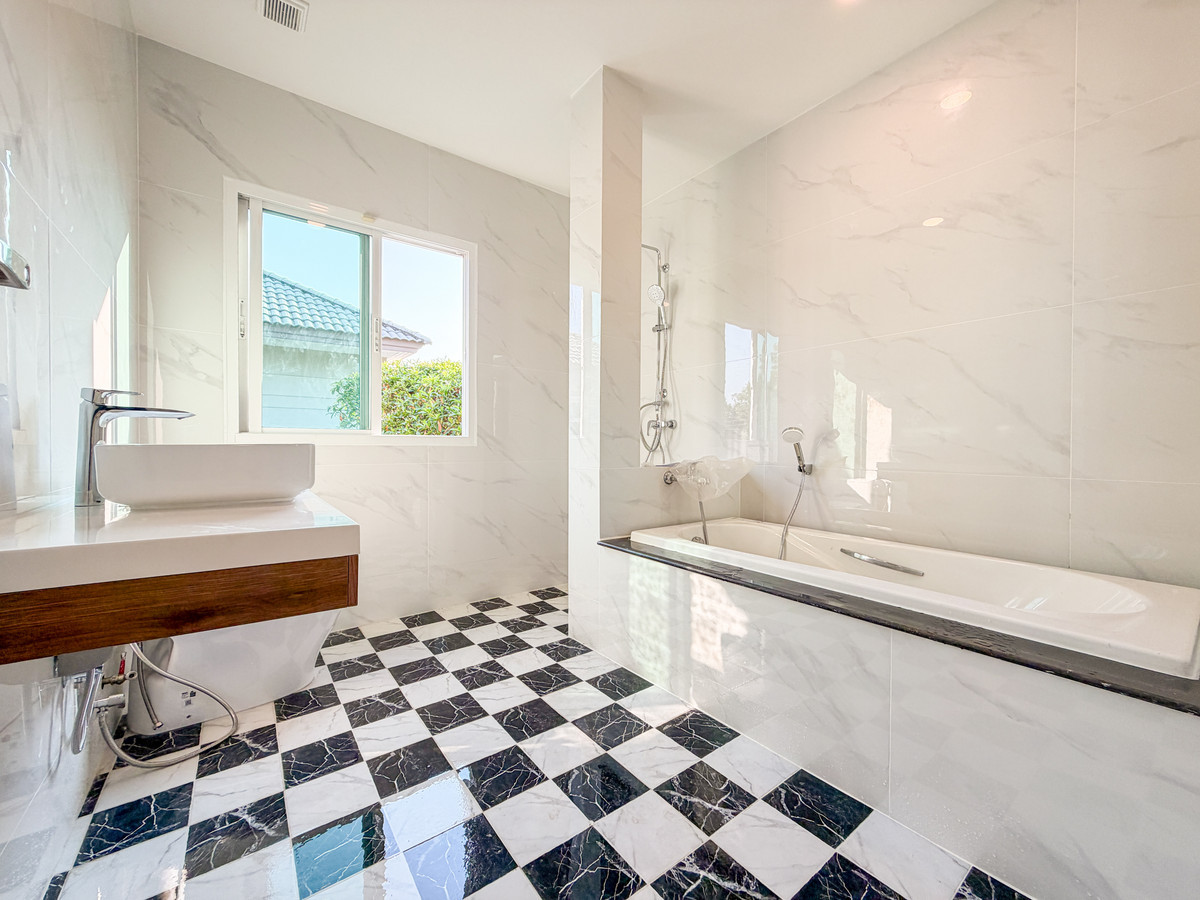 For SaleHouseRama5, Ratchapruek, Bangkruai : ✨Renovated single house for sale on Ratchaphruek Road at Bangkok Boulevard Ratchaphruek–Rama 5 4 bedrooms, 258 sq.m. Fully equipped facilities. Close to malls, hospitals, and schools.