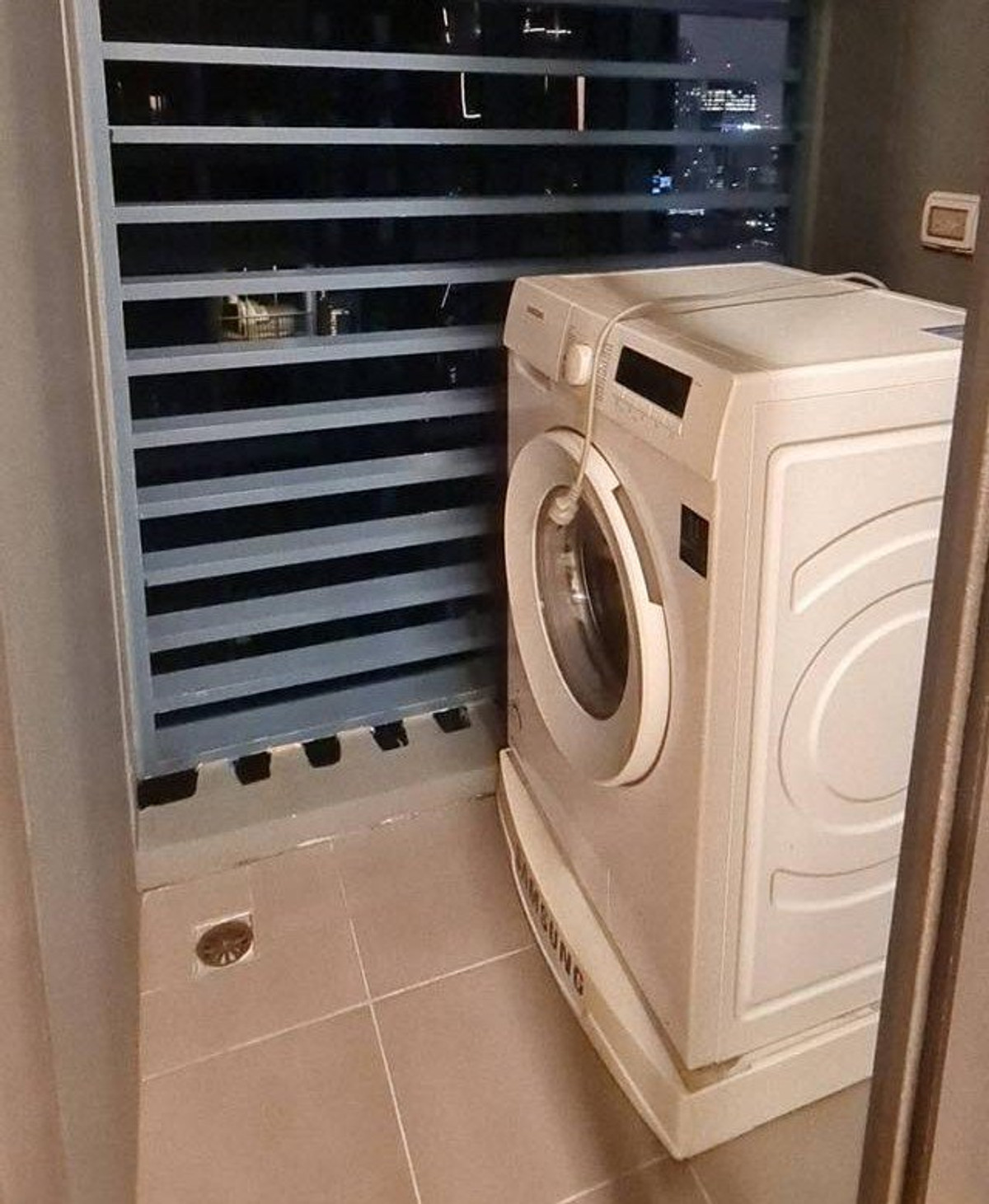 For RentCondoRatchathewi,Phayathai : For Rent ✨ XT PHAYATHAI ✨ 2 Bedrooms, 2 Bathrooms, Fully Furnished and Equipped, Near BTS Phayathai.