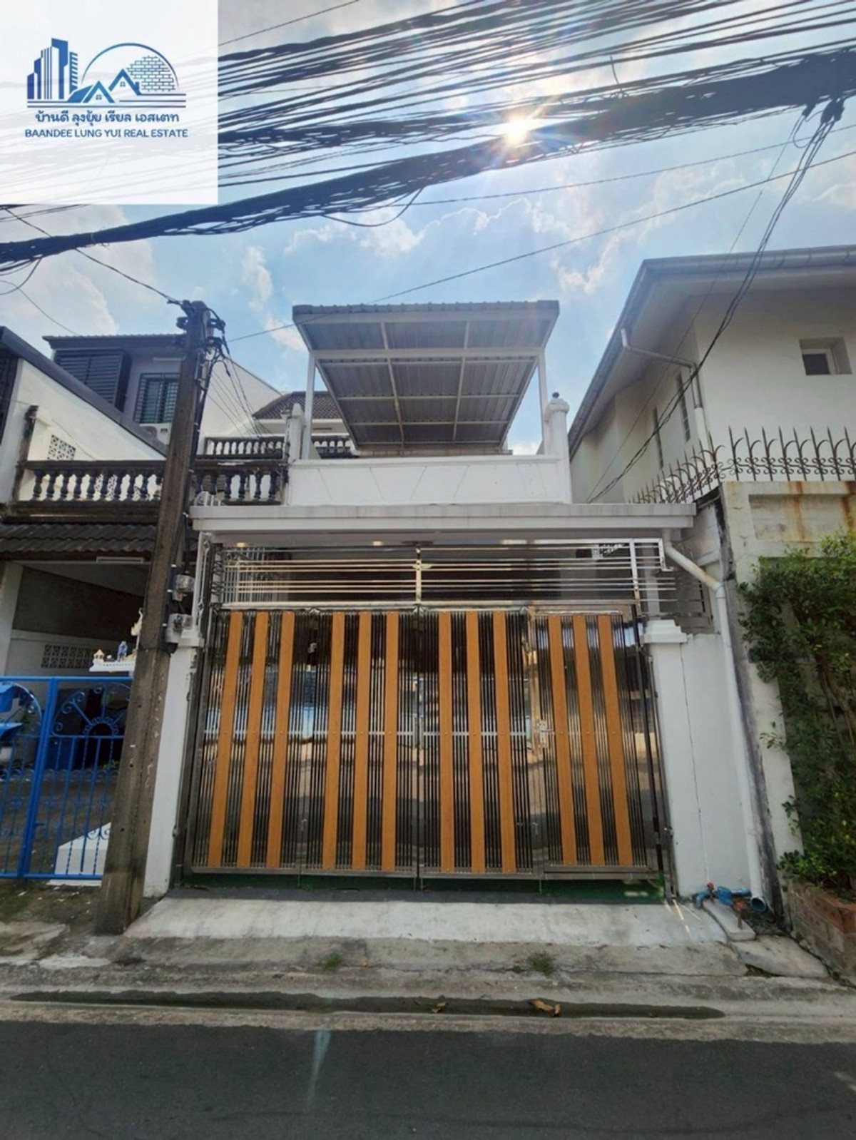 ให้เช่าทาวน์โฮมโชคชัย4 ลาดพร้าว71 : ให้เช่า Townhome รีโนเวทใหม่ ลาดพร้าว48 🛍💸🎊全新裝潢聯排別墅出租，拉拋48號 