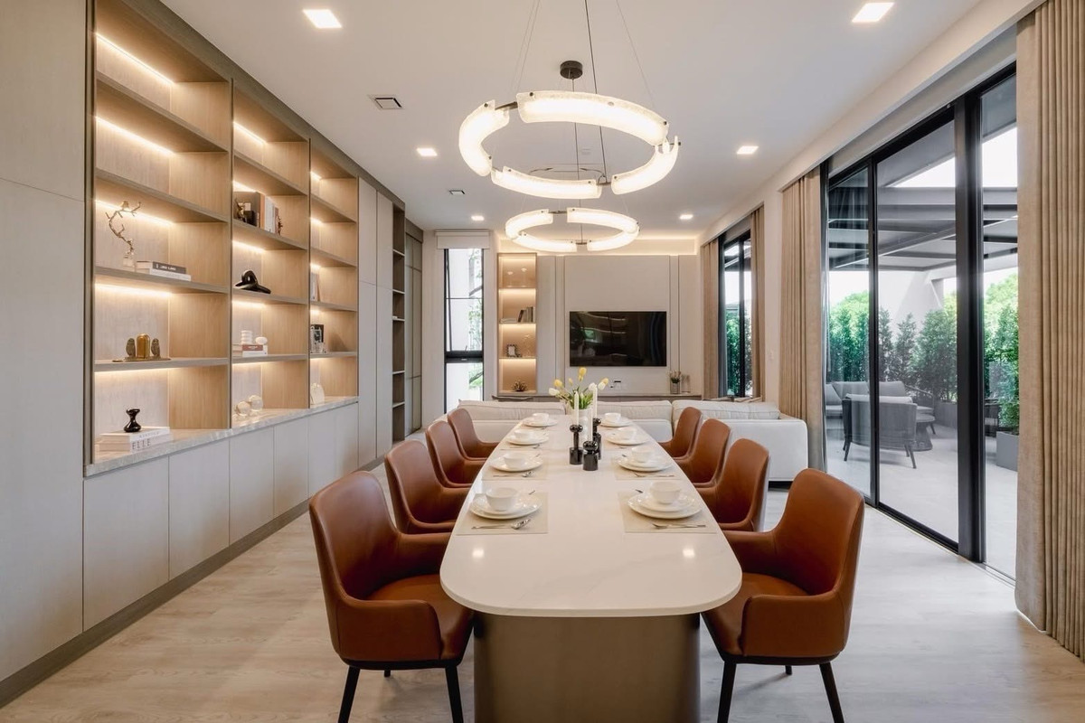 For SaleHousePattanakan, Srinakarin : Luxury 3-Storey Corner Detached House with Private Lift at Vive Krungthep Kreetha Near Wellington College