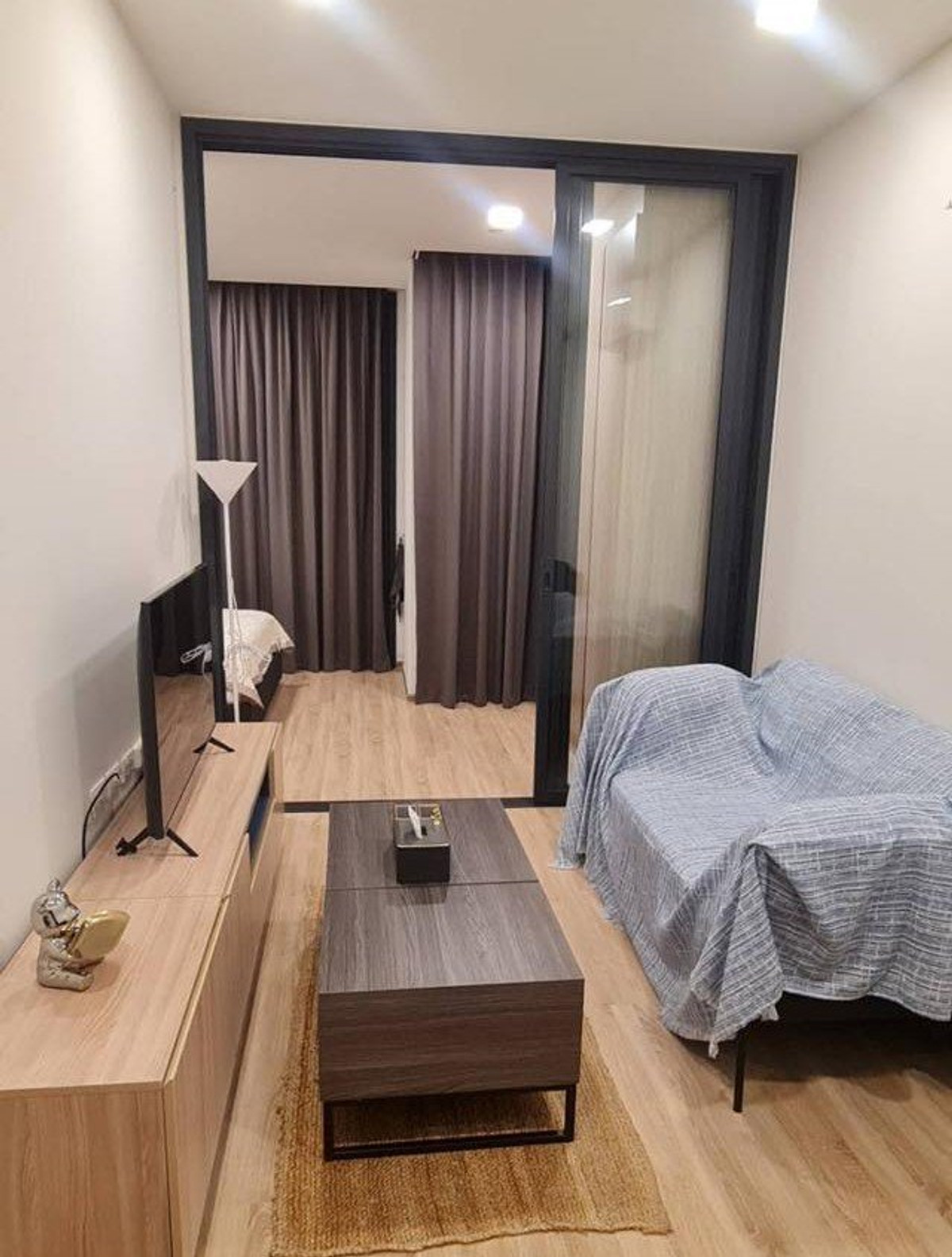 For RentCondoRatchathewi,Phayathai : For Rent ✨ XT PHAYATHAI ✨ 2 Bedrooms, 2 Bathrooms, Fully Furnished and Equipped, Near BTS Phayathai.