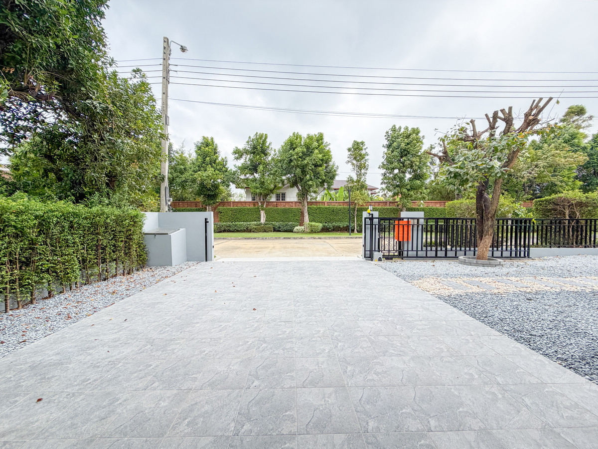 For SaleHouseRama5, Ratchapruek, Bangkruai : ✨Renovated single house for sale on Ratchaphruek Road at Bangkok Boulevard Ratchaphruek–Rama 5 4 bedrooms, 258 sq.m. Fully equipped facilities. Close to malls, hospitals, and schools.