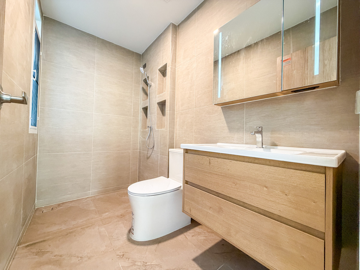 For SaleHouseRama5, Ratchapruek, Bangkruai : ✨Renovated single house for sale on Ratchaphruek Road at Bangkok Boulevard Ratchaphruek–Rama 5 4 bedrooms, 258 sq.m. Fully equipped facilities. Close to malls, hospitals, and schools.