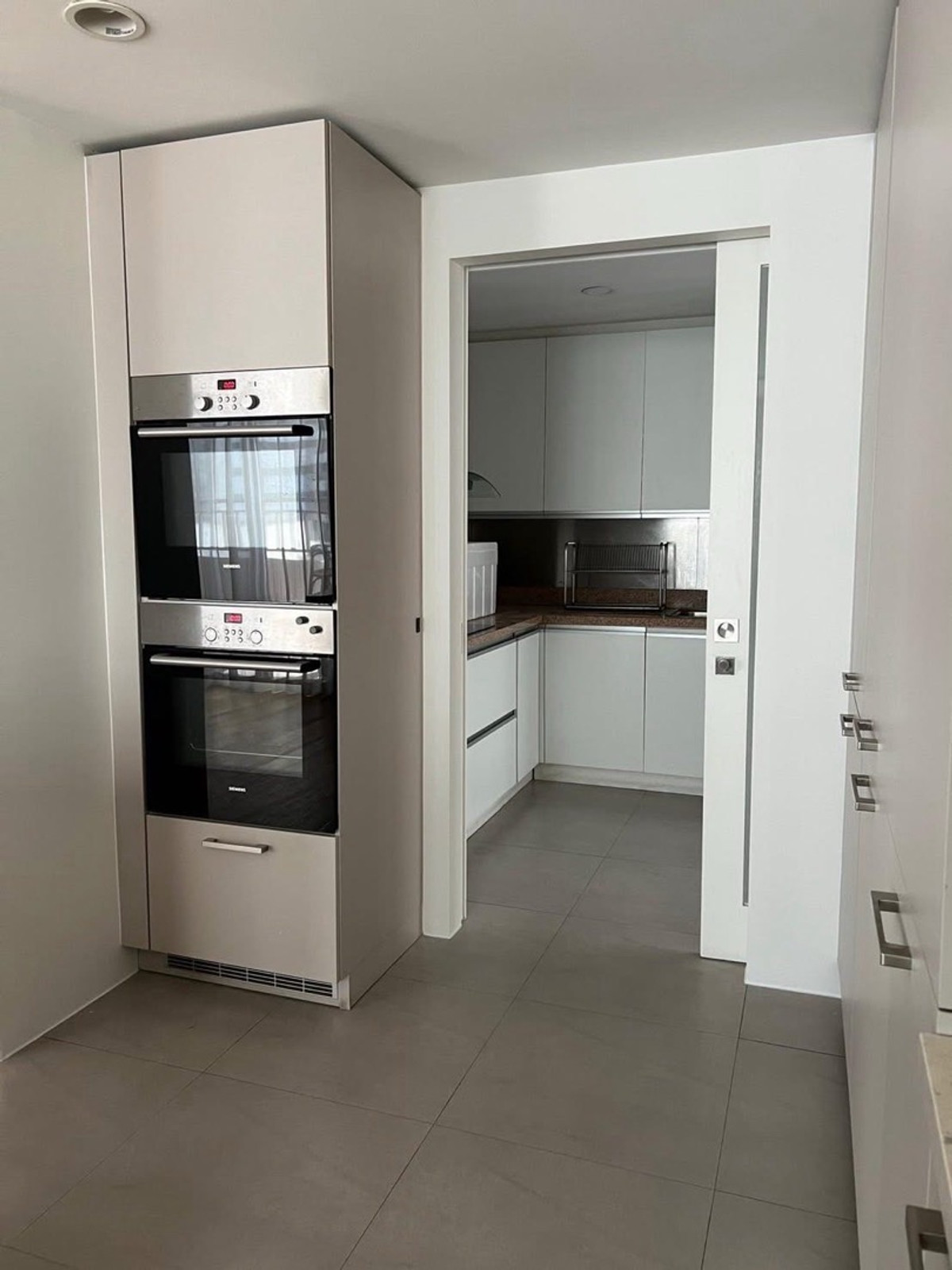 CondoSathorn, Narathiwat : Sathorn Park Place Large 4-Bedroom Condo for Sale or Rent Near BTS in Sathorn CBD