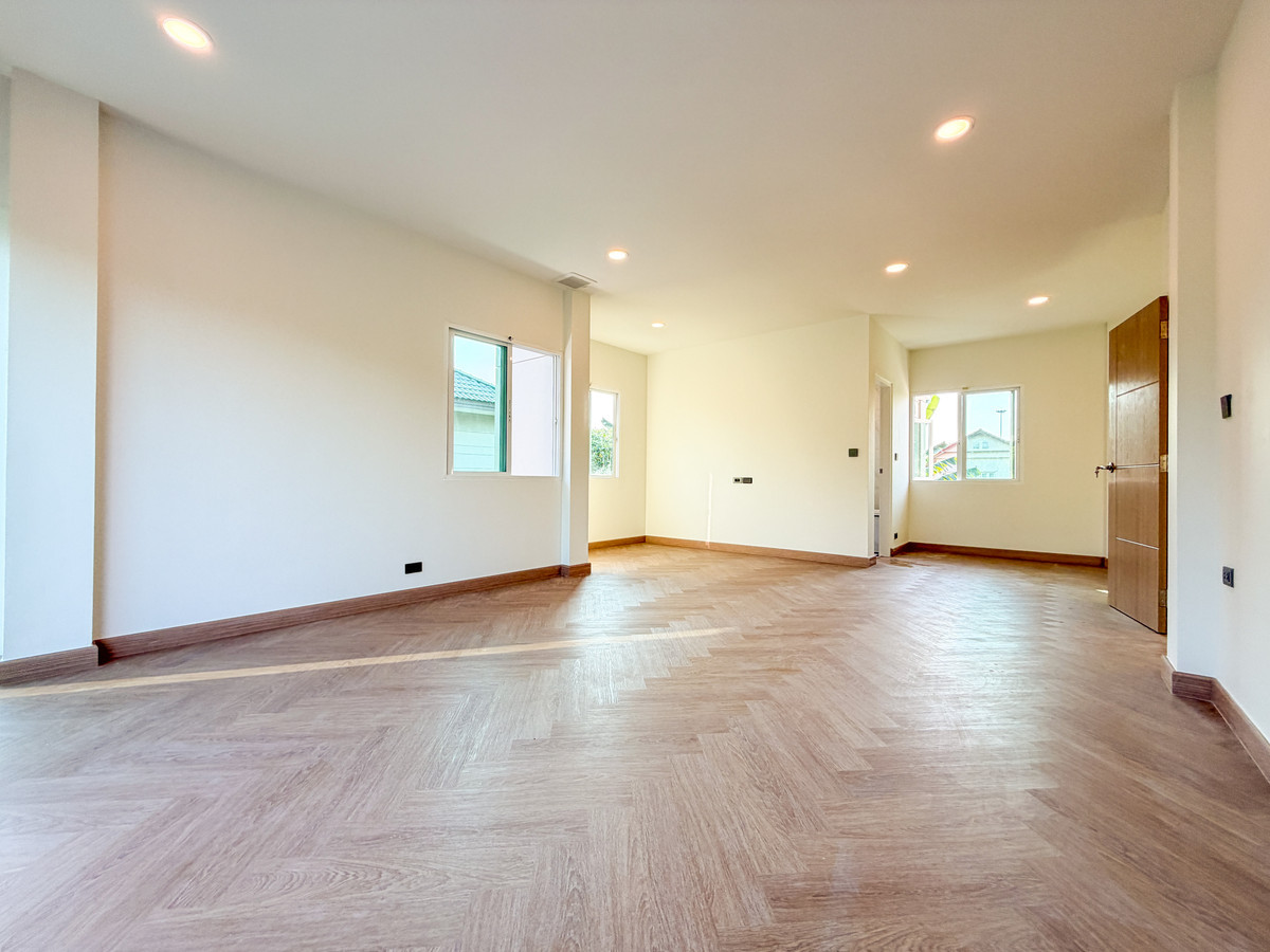 For SaleHouseRama5, Ratchapruek, Bangkruai : ✨Renovated single house for sale on Ratchaphruek Road at Bangkok Boulevard Ratchaphruek–Rama 5 4 bedrooms, 258 sq.m. Fully equipped facilities. Close to malls, hospitals, and schools.