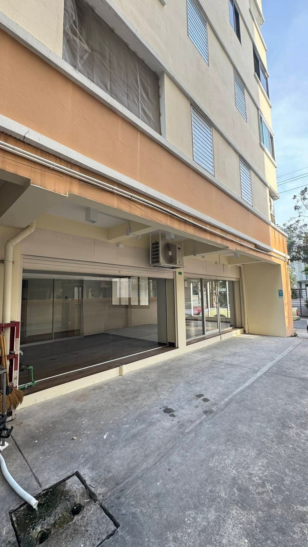 For RentHome OfficeBang Sue, Wong Sawang, Tao Pun : 🏬 Commercial Space for Rent – Prime Location 📍 Phiboon Condo Ville, Building 3