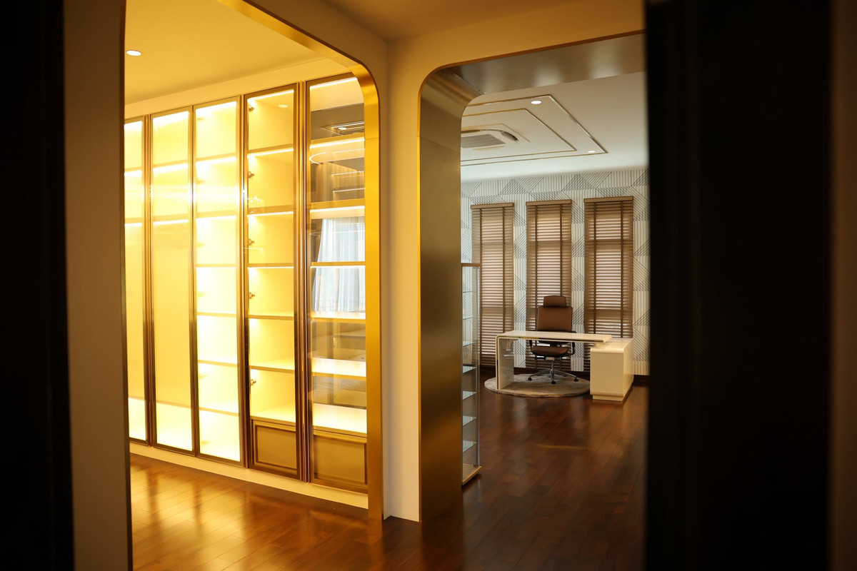 บ้านลาดกระบัง สุวรรณภูมิ : Perfect Masterpiece Sukhumvit 77 บ้านเดี่ยวหรู 5 ห้องนอน พร้อมฟังก์ชันครบ Please call: 062-496-6454