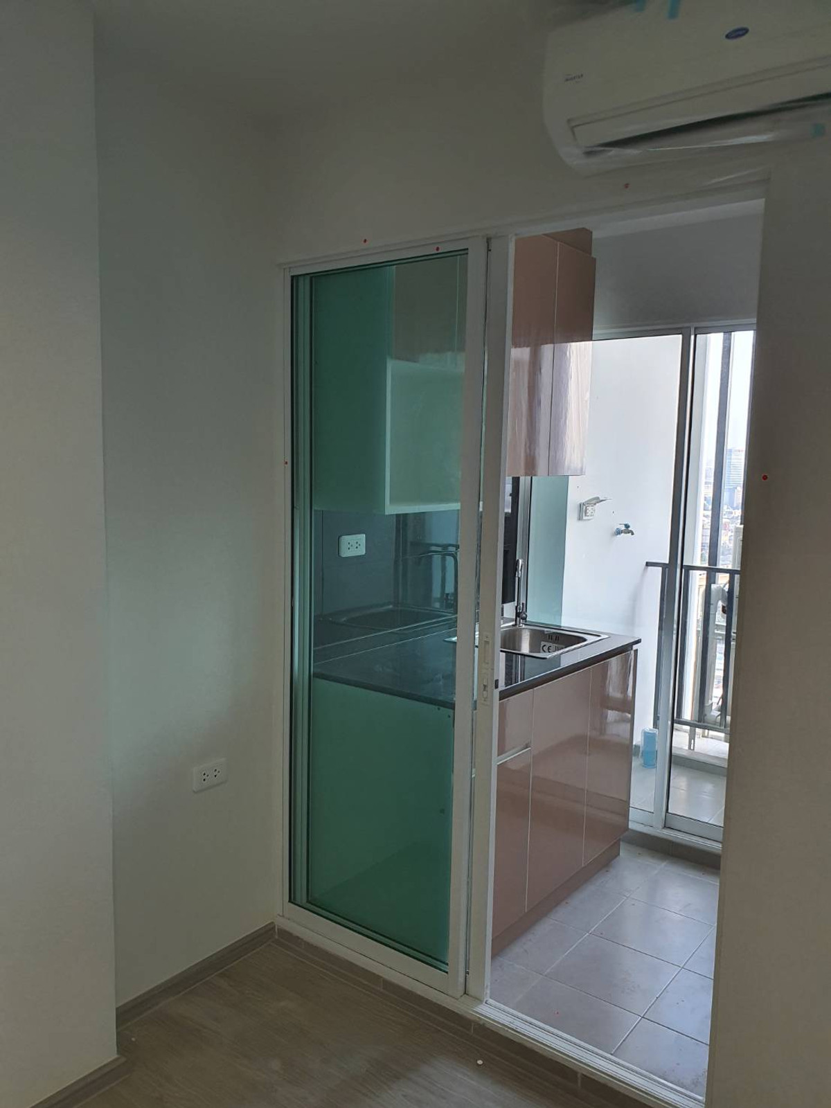 ขายคอนโดบางซื่อ วงศ์สว่าง เตาปูน : ขายคอนโดรีเจ้นท์บางซ่อน เฟส 28 ตึก A ชั้น 25 วิวโล่ง ทิศใต้  ราคาขาย 1.50 ล้านบาท