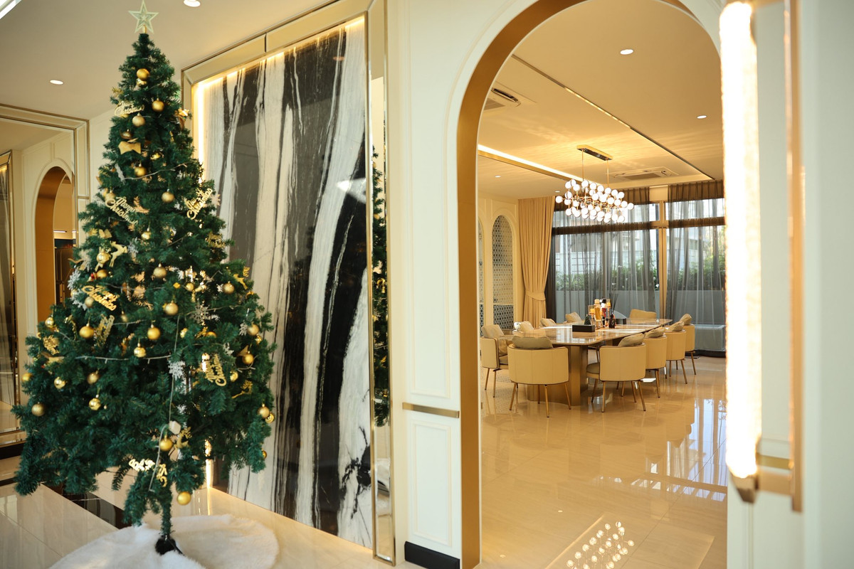 บ้านลาดกระบัง สุวรรณภูมิ : Perfect Masterpiece Sukhumvit 77 บ้านเดี่ยวหรู 5 ห้องนอน พร้อมฟังก์ชันครบ Please call: 062-496-6454