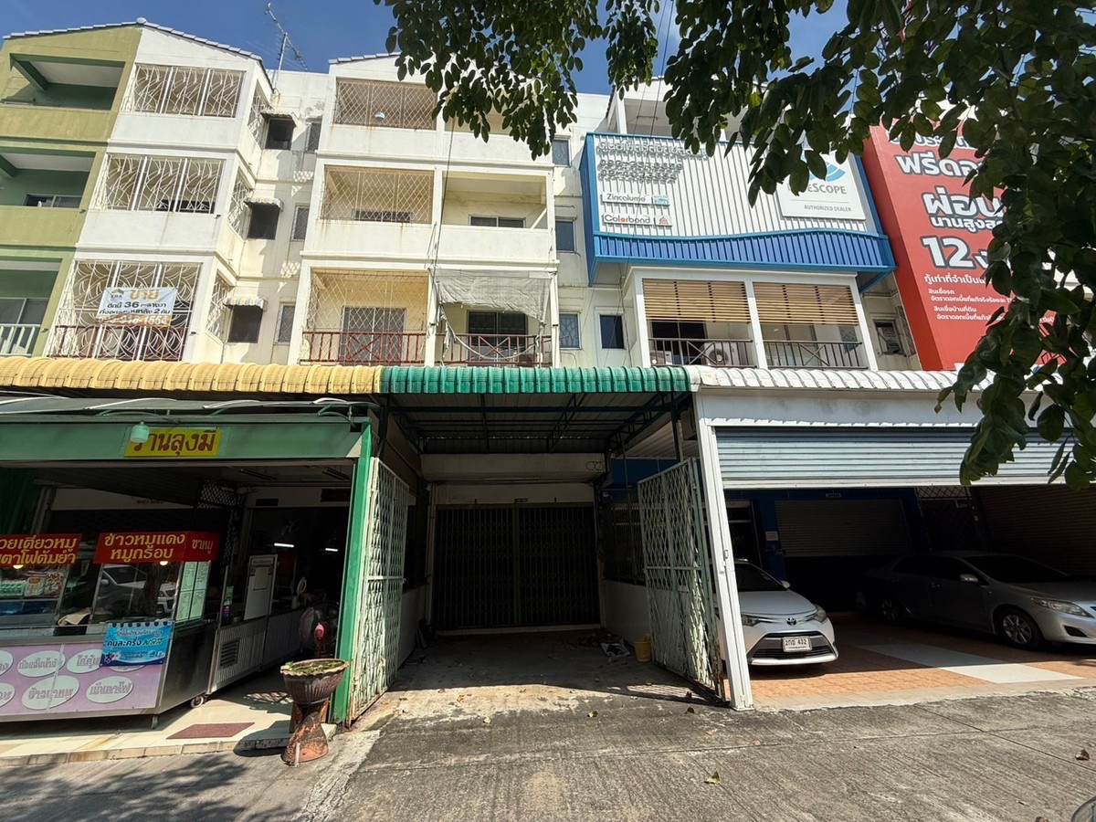 ขายอาคารพาณิชย์นวมินทร์ รามอินทรา : “ตึกติดถนนวัชรพล! เข้าได้ 2 ทาง จอดรถ 4 คัน ราคาแค่ 6.2 ล้าน — หาแบบนี้ไม่ได้ง่าย ๆ นะคะ!”