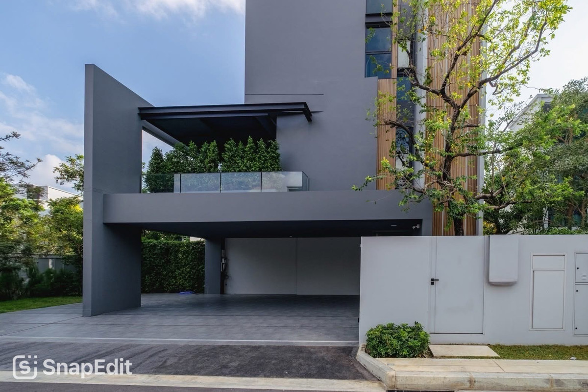 ขายบ้านพัฒนาการ ศรีนครินทร์ : ขายหรือให้เช่า บ้านเดี่ยวหรู 3 ชั้น แปลงมุม Vive กรุงเทพกรีฑา ใกล้ Wellington College