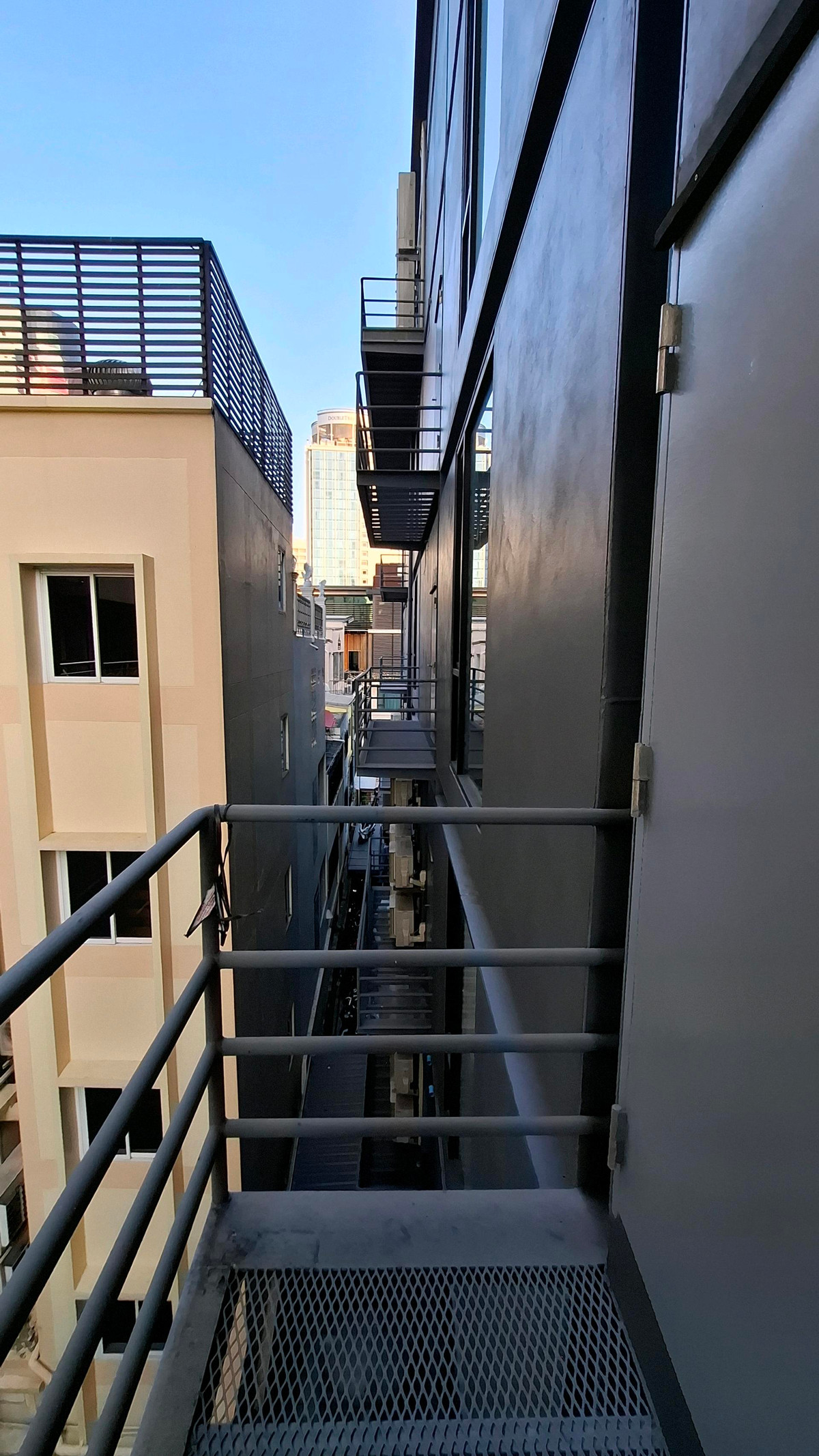 For RentRetail SpaceWitthayu, Chidlom, Langsuan, Ploenchit : 📍 Premium Commercial Space for Rent — 300 m Walk to BTS Ploenchit