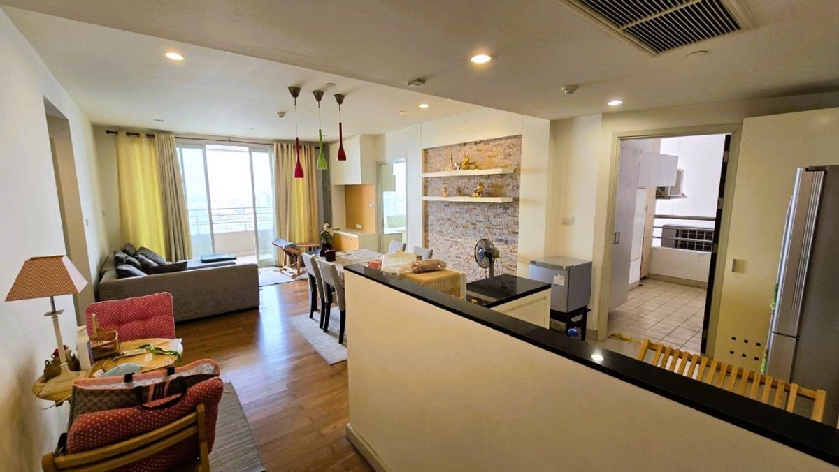 For SaleCondoWongwianyai, Charoennakor : 2 bedrooms, river view high floor at Watermark Chao Phraya, Contact 062-496-6454