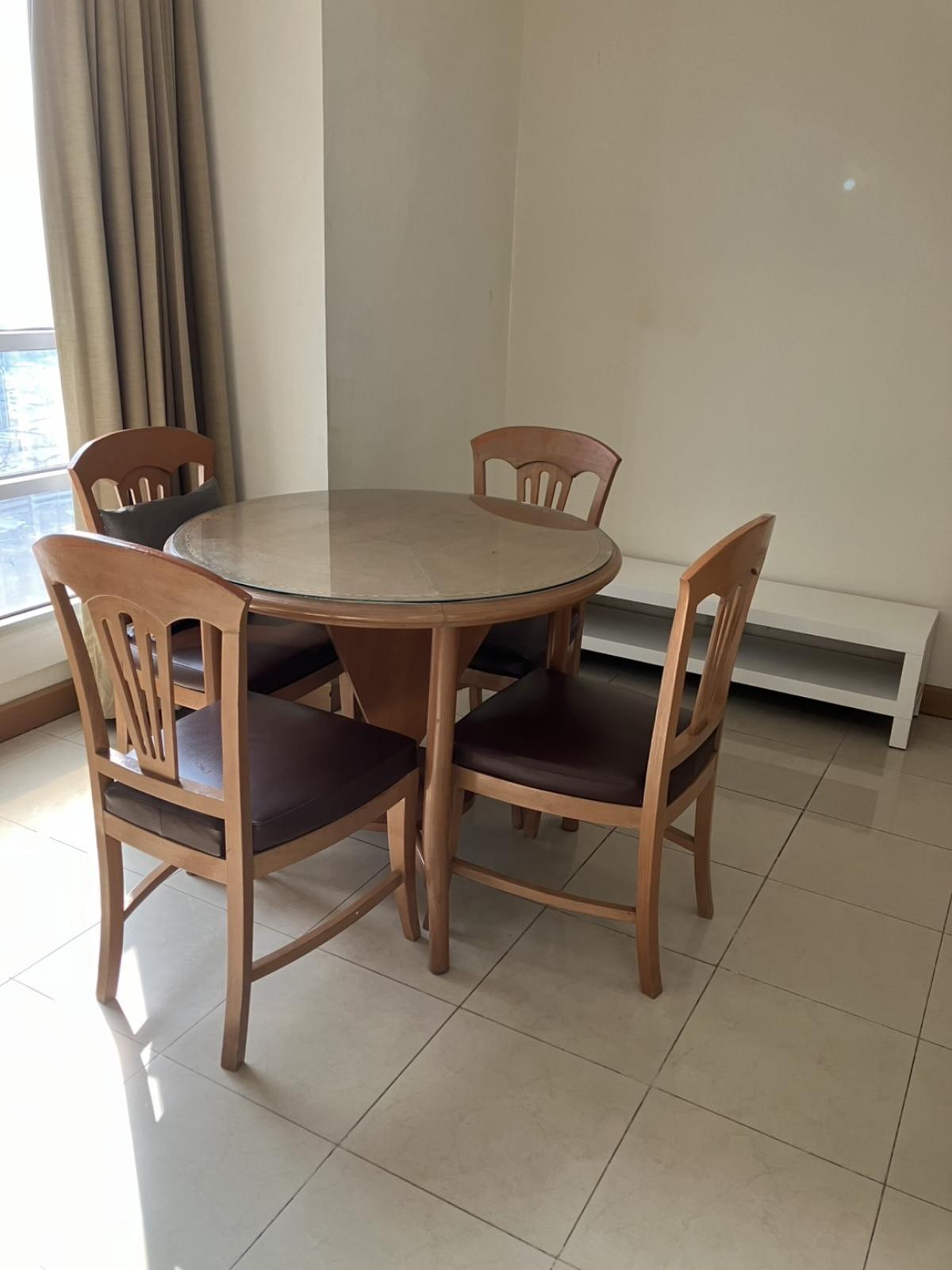 For RentCondoRatchathewi,Phayathai : Rent a 3-bedroom condo in the heart of Phaya Thai, near BTS/MRTBeautifully furnished Pathumwan Resort, ready to move in for 30,000 baht/month!