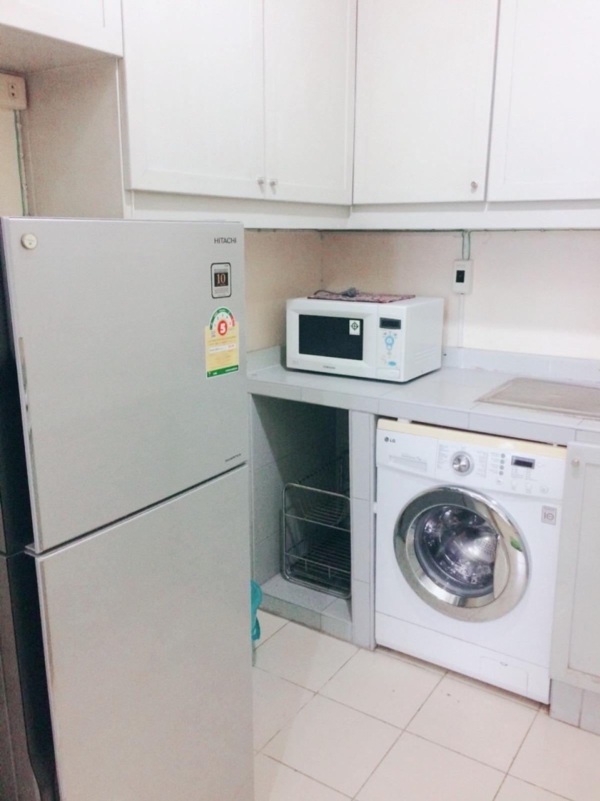 For RentCondoRatchathewi,Phayathai : Rent a 3-bedroom condo in the heart of Phaya Thai, near BTS/MRTBeautifully furnished Pathumwan Resort, ready to move in for 30,000 baht/month!