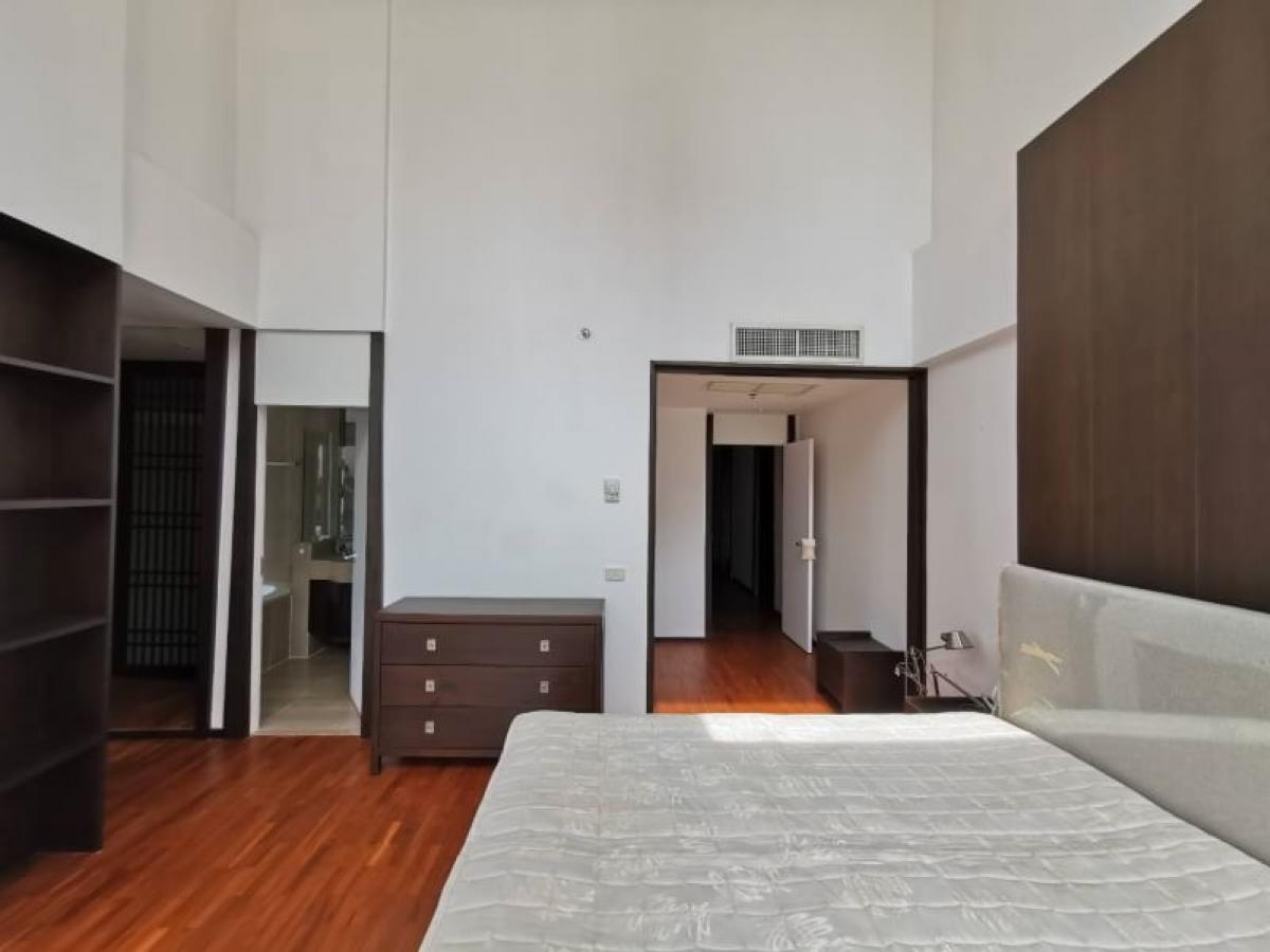 For RentCondoWitthayu, Chidlom, Langsuan, Ploenchit : 28/01/2026, Rent a luxury condo at Langsuan Ville, 2 bedrooms, in the heart of ChidlomOnly 85,000 THB/month, near Siam Paragon, with swimming pool and fitness!
