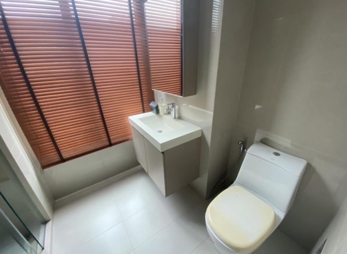 For RentCondoRatchathewi,Phayathai : 28/01/2026, Luxury condo near BTS Ratchathewi, 1 bedroom, 47 sqm.Rent for only 25,000 baht/month with complete amenities!