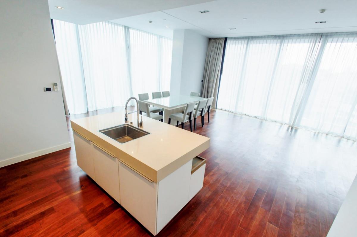 For RentCondoSukhumvit, Asoke, Thonglor : 28/01/2026, Luxury 3-Bed Condo at Marque Sukhumvit — Prime Phrom Phong Location!Spacious 192 sqm, Top Facilities & Near BTS, MRT — Rent 239K THB/month!