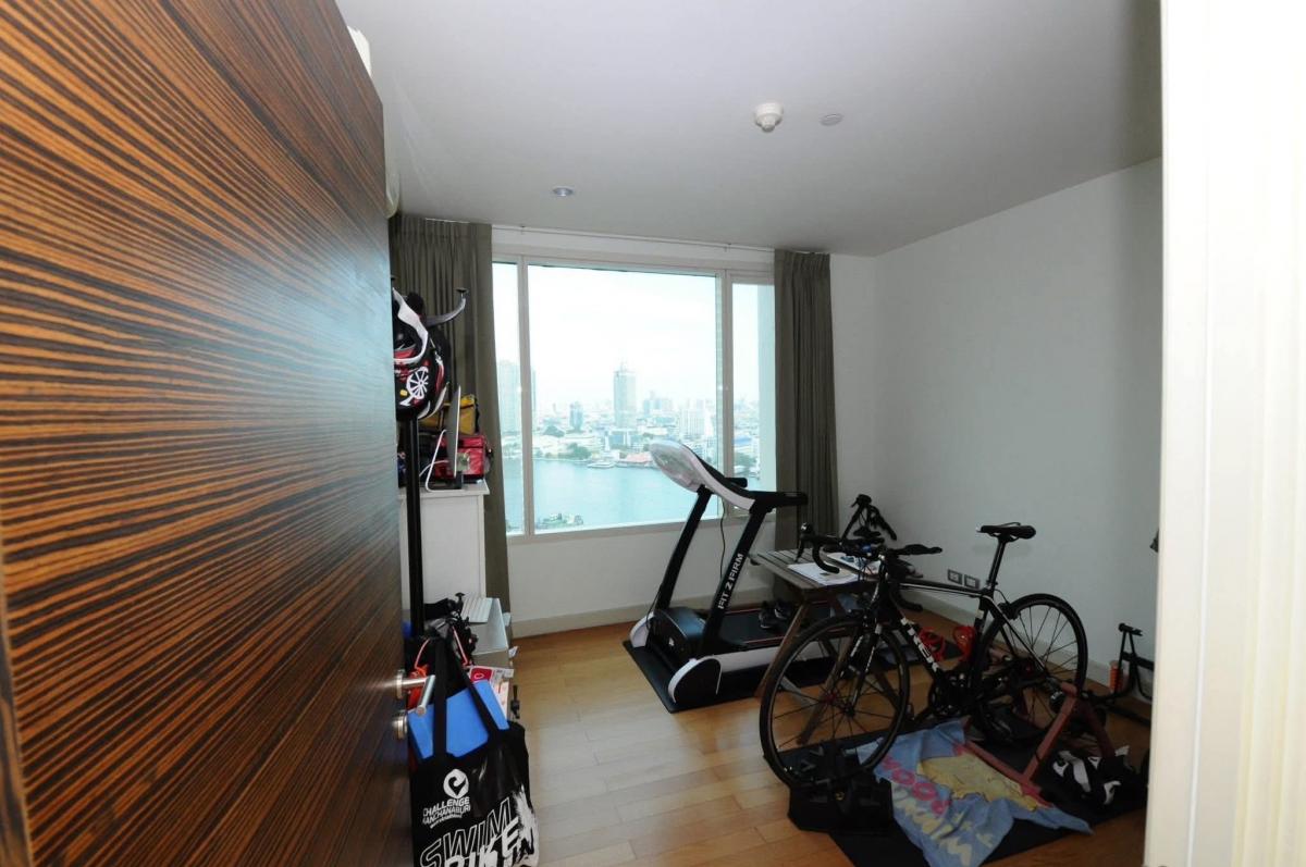 For SaleCondoWongwianyai, Charoennakor : Luxury 3-Bed Condo at Watermark Chaophraya River – Prime Location, Stunning Views!Only 18.9 MB, Near BTS Krung Thon Buri & ICONsiam!