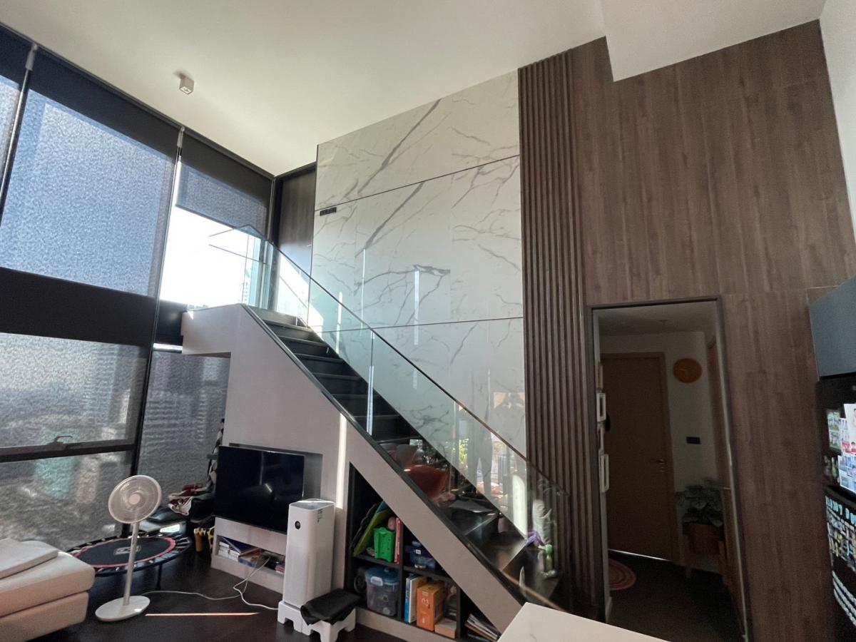 For SaleCondoSilom, Saladaeng, Bangrak : Luxury condo with 2 bedrooms in the heart of SilomThe Lofts Silom, near BTS Surasak, for only 14.99 million baht!