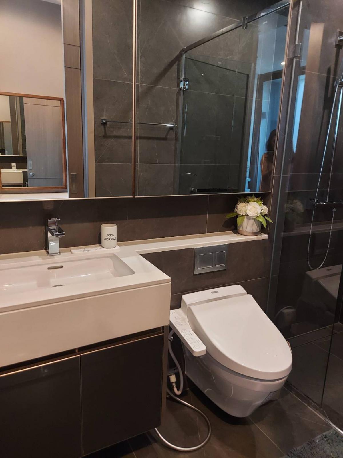 For RentCondoRama9, Petchburi, RCA : Rent THE ESSE at SINGHA 1 bedroom 35 sq.m. in the city centernear BTS, luxurious common area, only 35,000 baht/month!