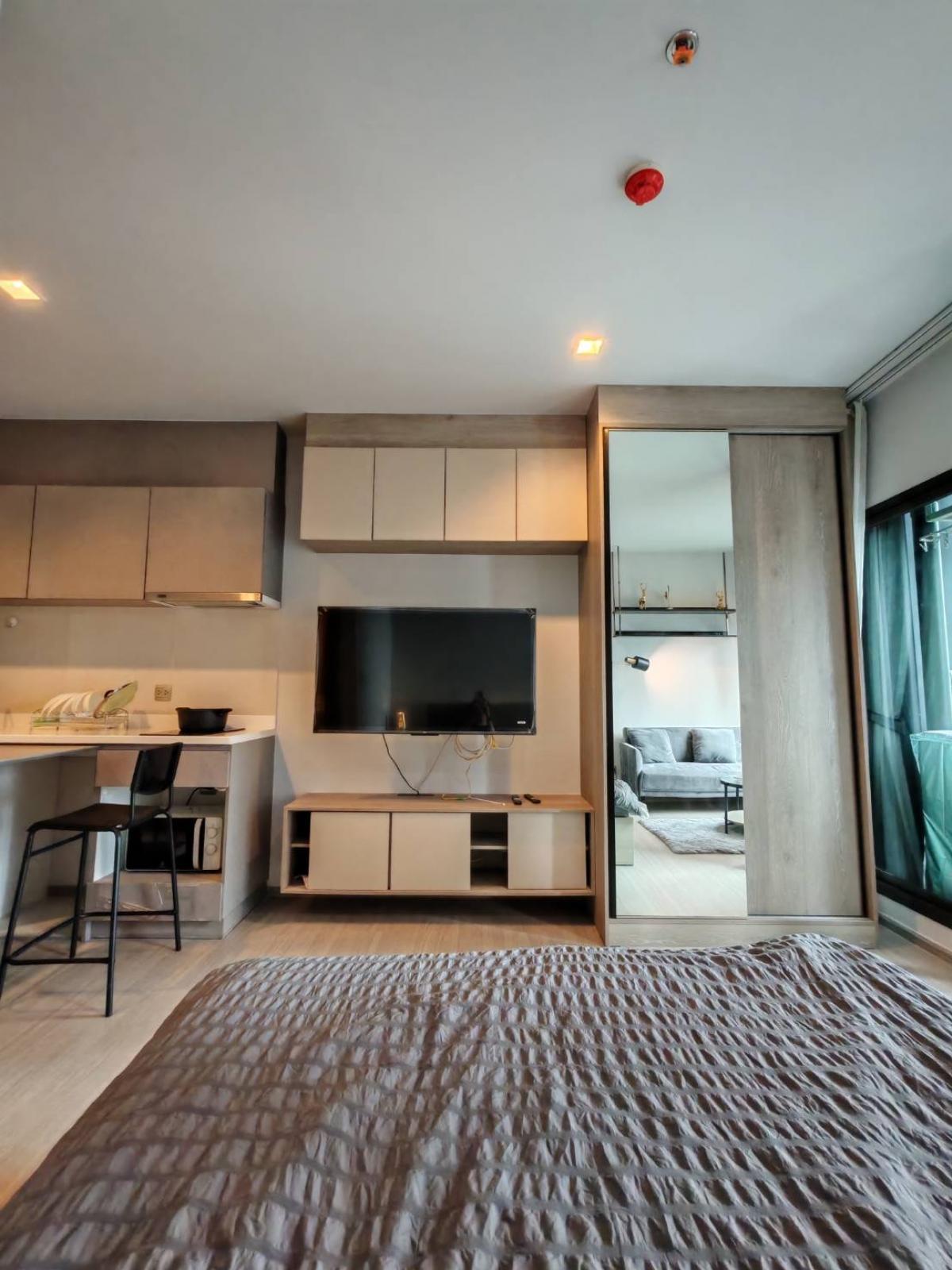 For SaleCondoRama9, Petchburi, RCA : Ready to move in! Life Asoke-Rama 9 studio 26 sq.m. near BTS/MRT Rama 9Price 3.7 million, worth investing or living in!