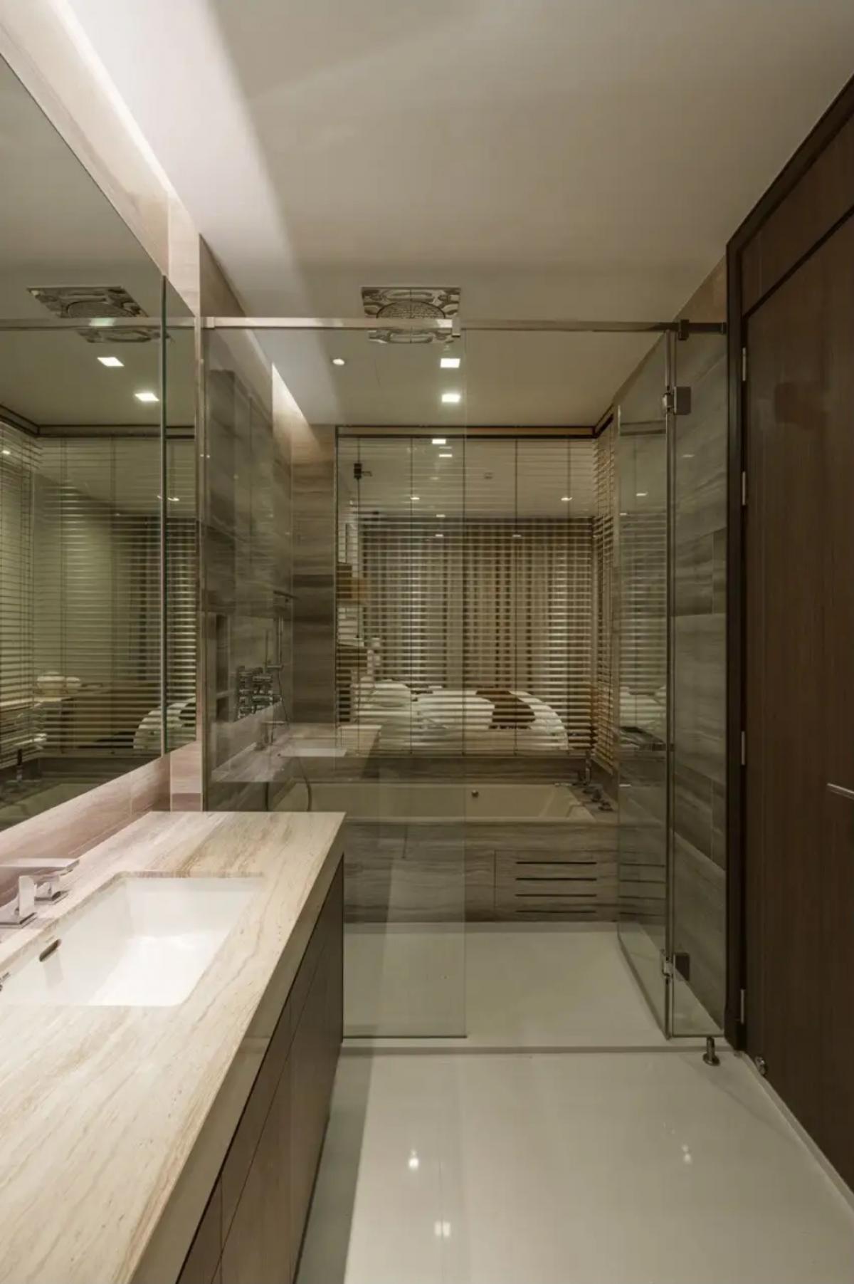 ให้เช่าคอนโดมีนบุรี-ร่มเกล้า : 28/01/2026, คอนโดหรู 2 นอน 108 ตรม. ใจกลางสุขุมวิท พร้อมอยู่! เช่า 115,000 บาท/เดือน ใกล้ BTS Nana – Q Sukhumvit