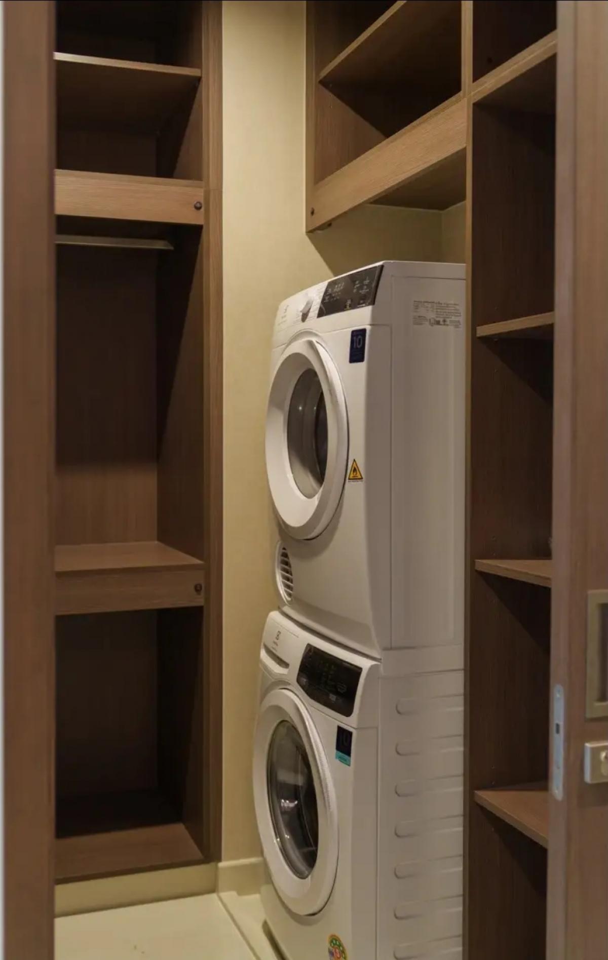 ให้เช่าคอนโดมีนบุรี-ร่มเกล้า : 28/01/2026, คอนโดหรู 2 นอน 108 ตรม. ใจกลางสุขุมวิท พร้อมอยู่! เช่า 115,000 บาท/เดือน ใกล้ BTS Nana – Q Sukhumvit