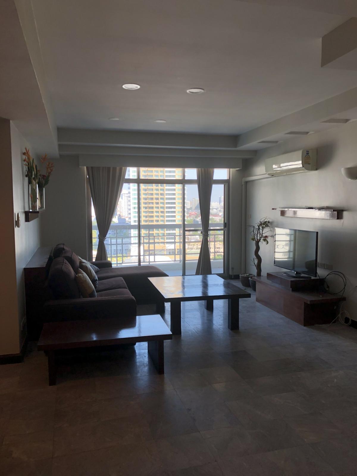 For SaleCondoSukhumvit, Asoke, Thonglor : Luxury on Thonglor! Royal Castle 3 bedrooms 147 sq.m. only 16.2 millionNear Thonglor BTS - fully equipped amenities to meet every lifestyle!