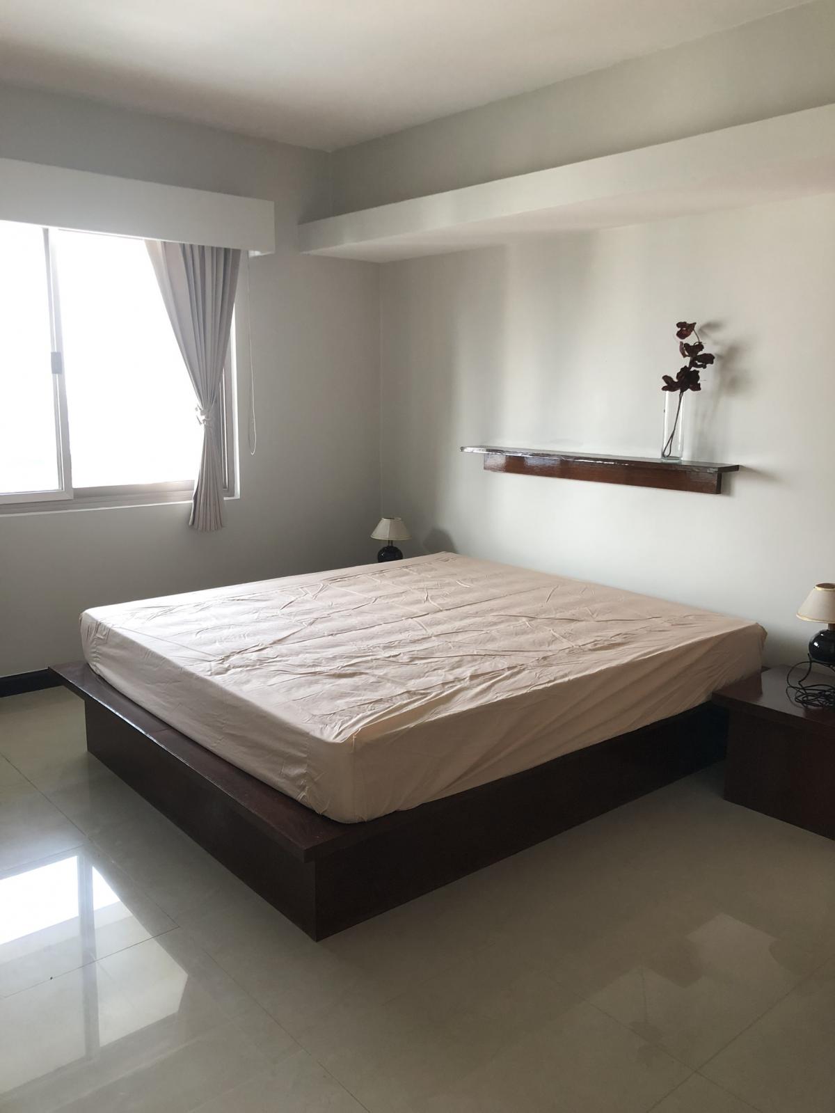 For SaleCondoSukhumvit, Asoke, Thonglor : Luxury on Thonglor! Royal Castle 3 bedrooms 147 sq.m. only 16.2 millionNear Thonglor BTS - fully equipped amenities to meet every lifestyle!