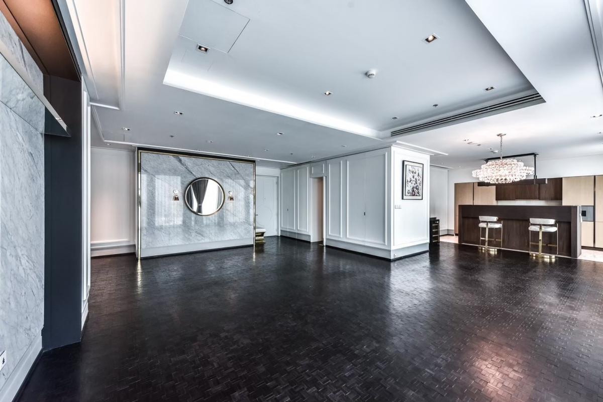 For SaleCondoSathorn, Narathiwat : Luxury 3BR Condo @ Ritz Carlton - 214 sqm, BTS Chong NonsiFor sale 92 million in the city center with complete amenities!