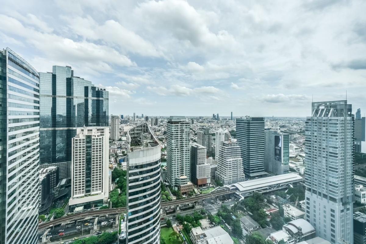 For SaleCondoSathorn, Narathiwat : Luxury 3BR Condo @ Ritz Carlton - 214 sqm, BTS Chong NonsiFor sale 92 million in the city center with complete amenities!