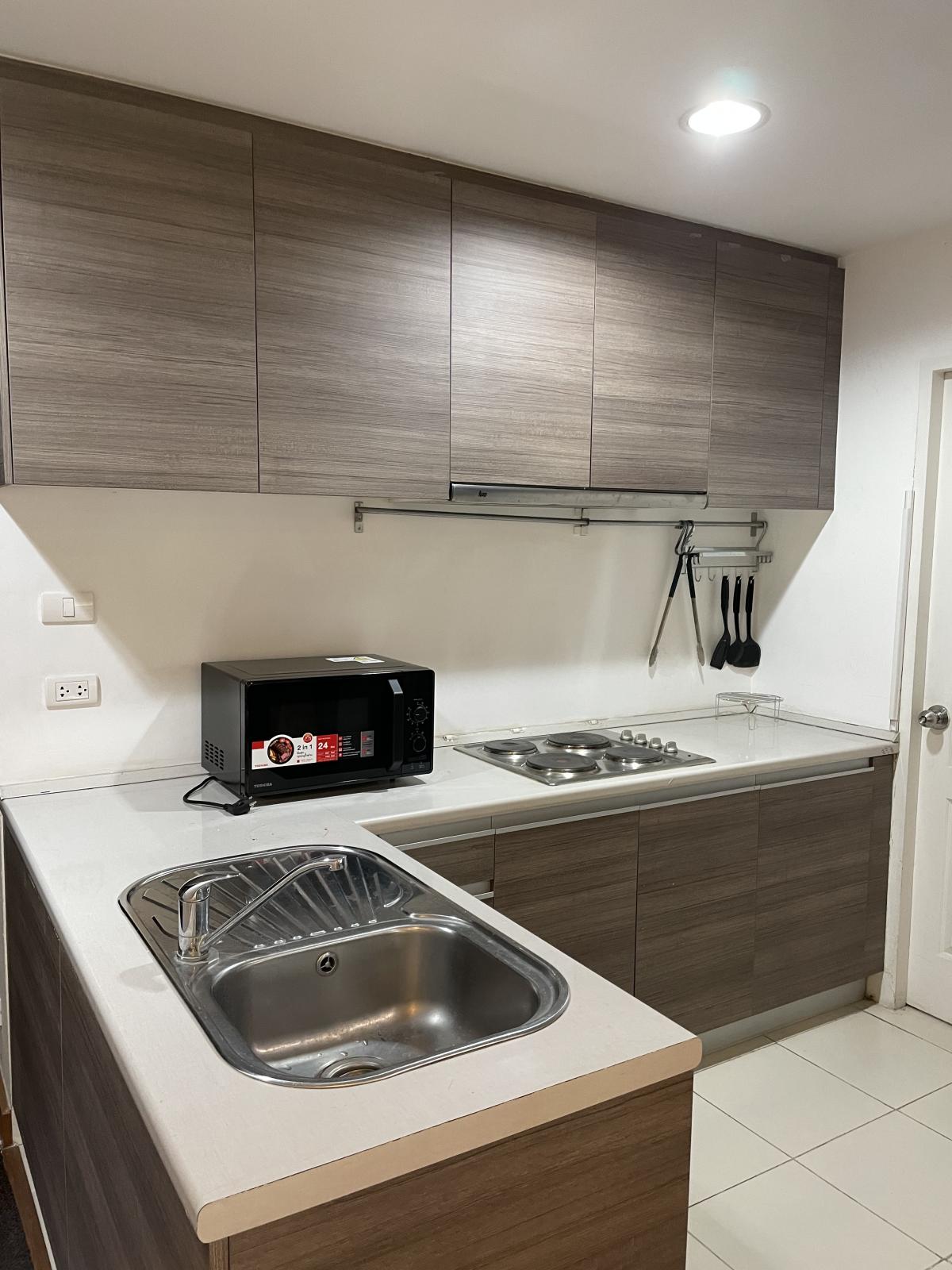 For RentCondoRama9, Petchburi, RCA : Belle Grand Rama 9 - Spacious 2 Bed, 2 Bath Condo Near BTS Phra Ram 9Rent a luxury condo of 97 sq.m. in the heart of the city for only 45,000 baht/month!