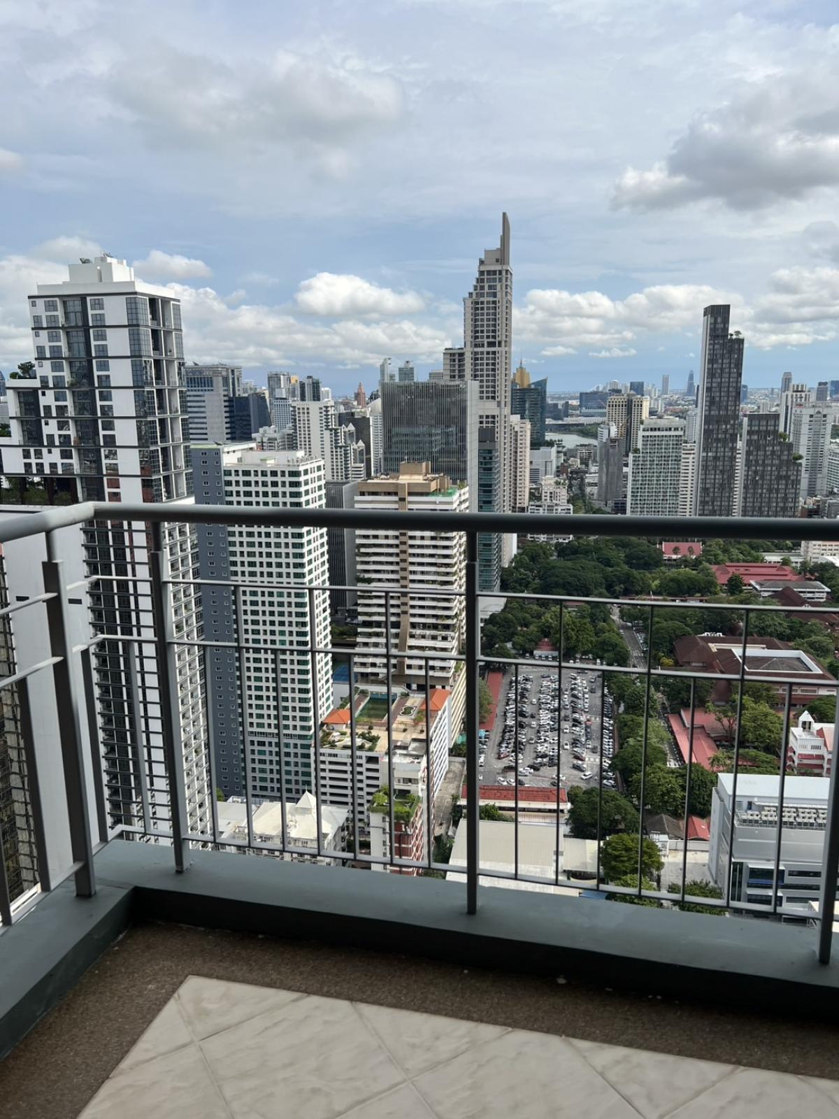 For SaleCondoRama9, Petchburi, RCA : Luxury 5-Bed Villa Asoke Condo – Prime Location Near BTS/MRT Phetchaburi!Spacious 336 sqm, Only 52.3M THB – Live in Style with Top Facilities!