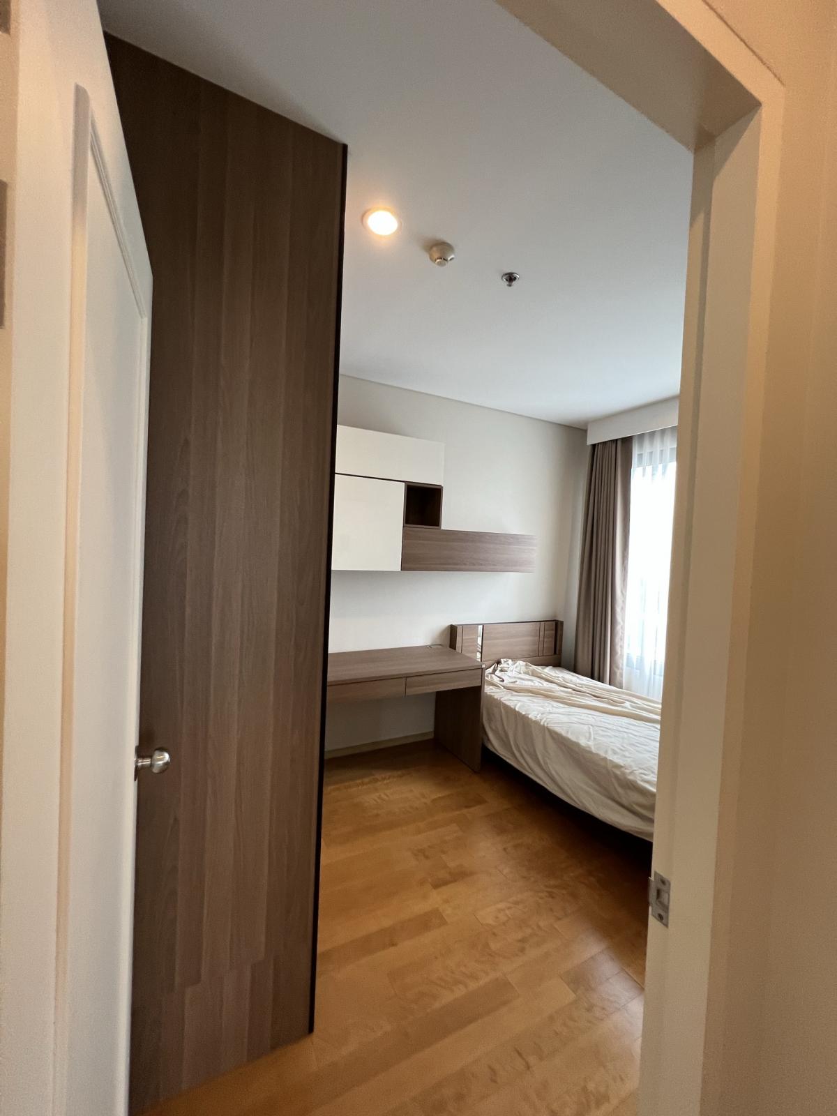 For RentCondoRama9, Petchburi, RCA : For rent: Villa Asoke condo, 2 bedrooms, near BTS PhetchaburiArea: 81 sq.m., price only 45,000 THB/month, fully equipped with amenities!