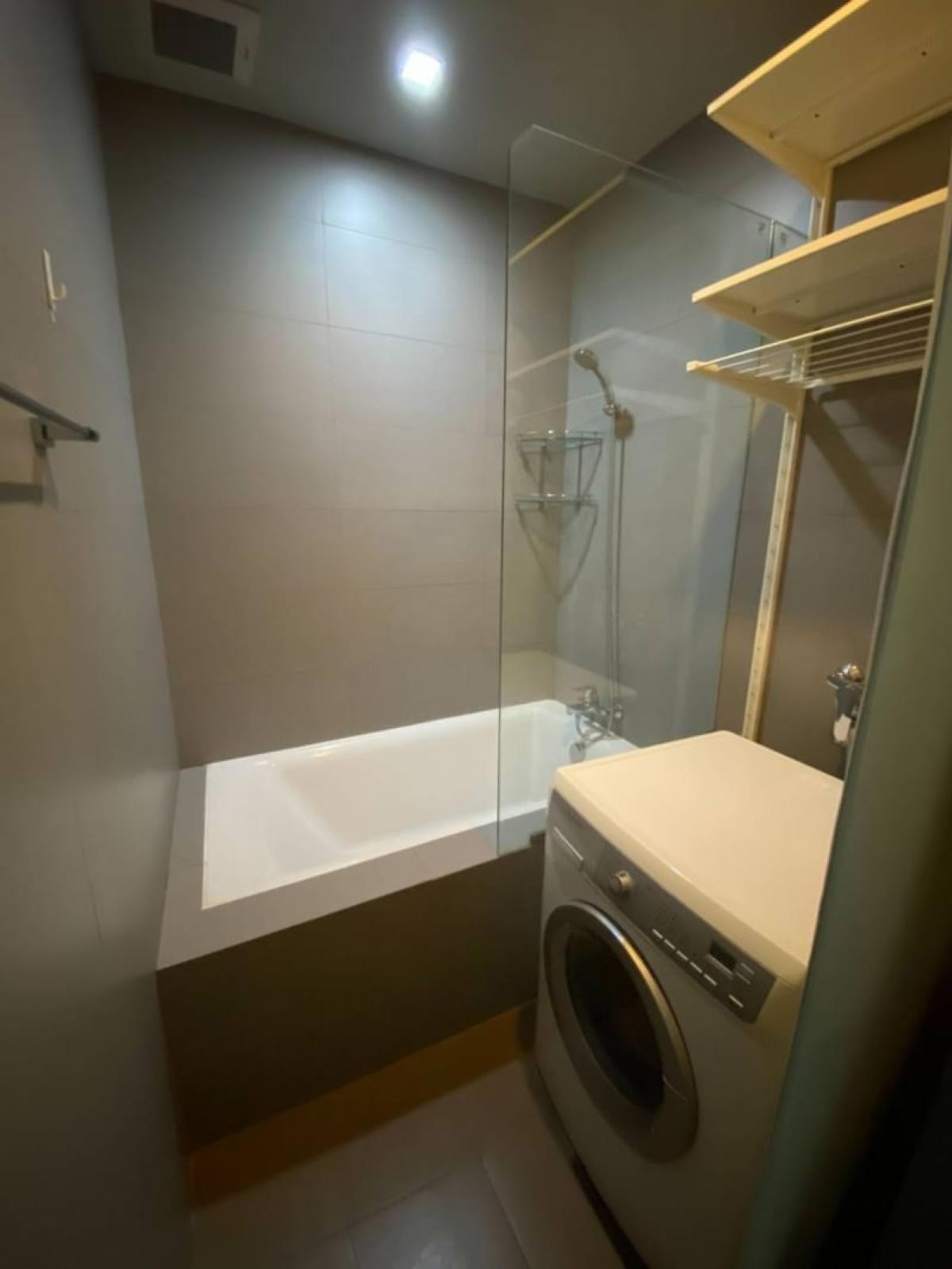 For RentCondoRatchathewi,Phayathai : Condo Noble Revent 2 bedrooms near BTS PhayathaiRent only 35,000 Baht/month with complete facilities!