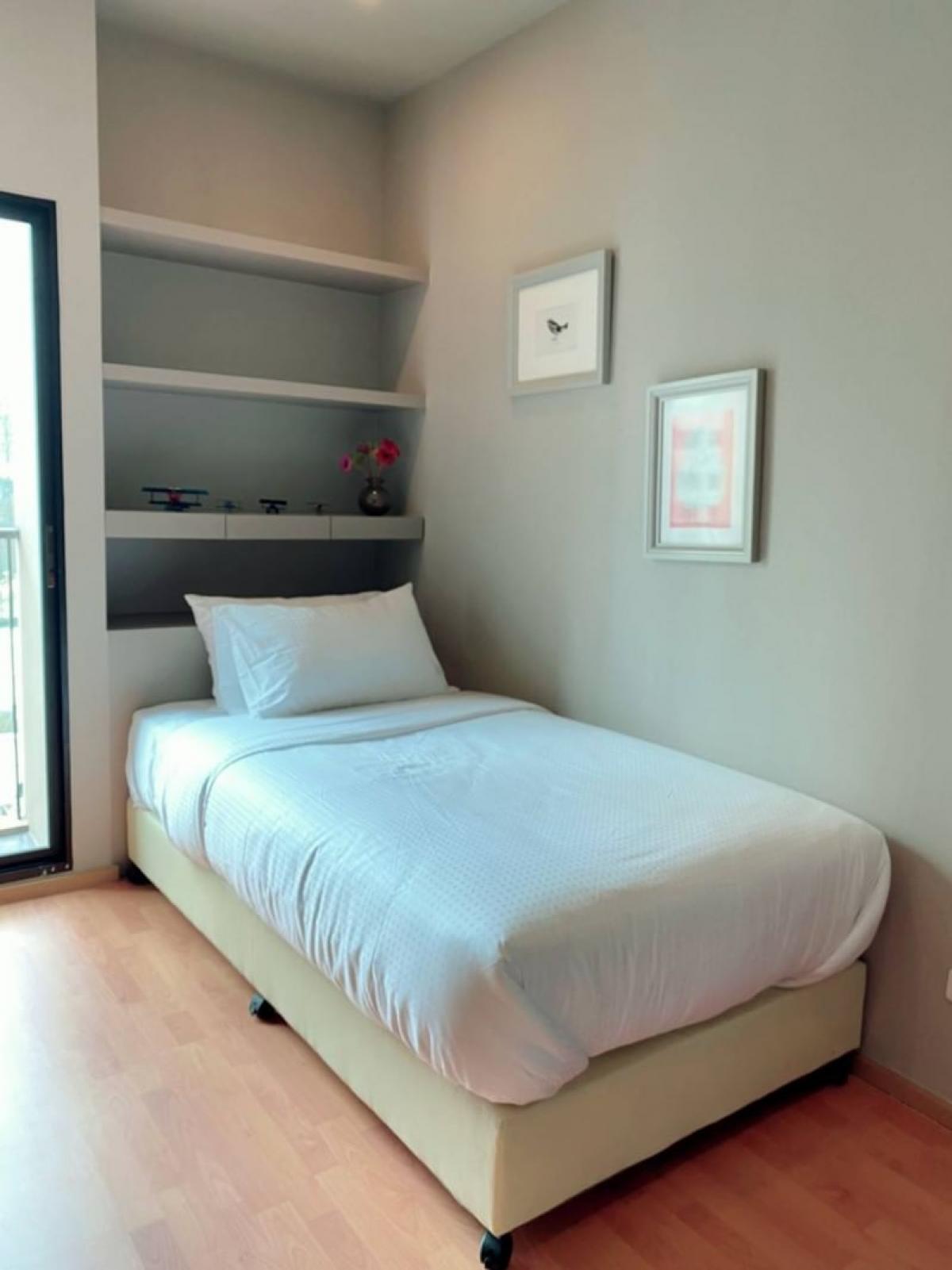 For RentCondoRatchathewi,Phayathai : Condo Noble Revent 2 bedrooms near BTS PhayathaiRent only 35,000 Baht/month with complete facilities!